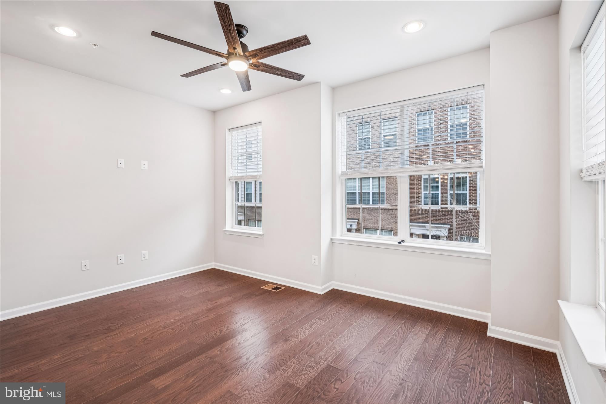 BRICK YARD STATION - Residential