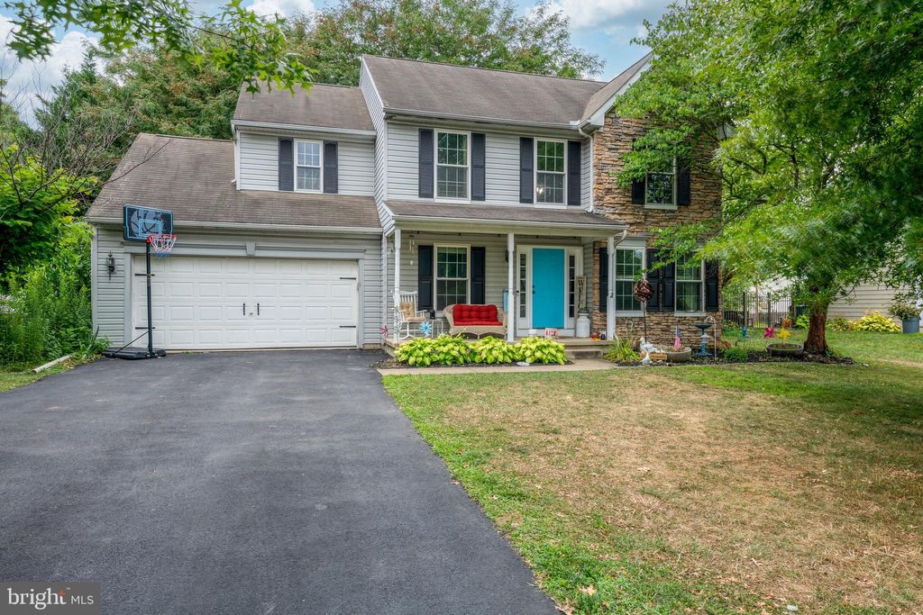 Photo of 122 N Summit Avenue, Quarryville, PA 17566 (MLS # PALA2054268)