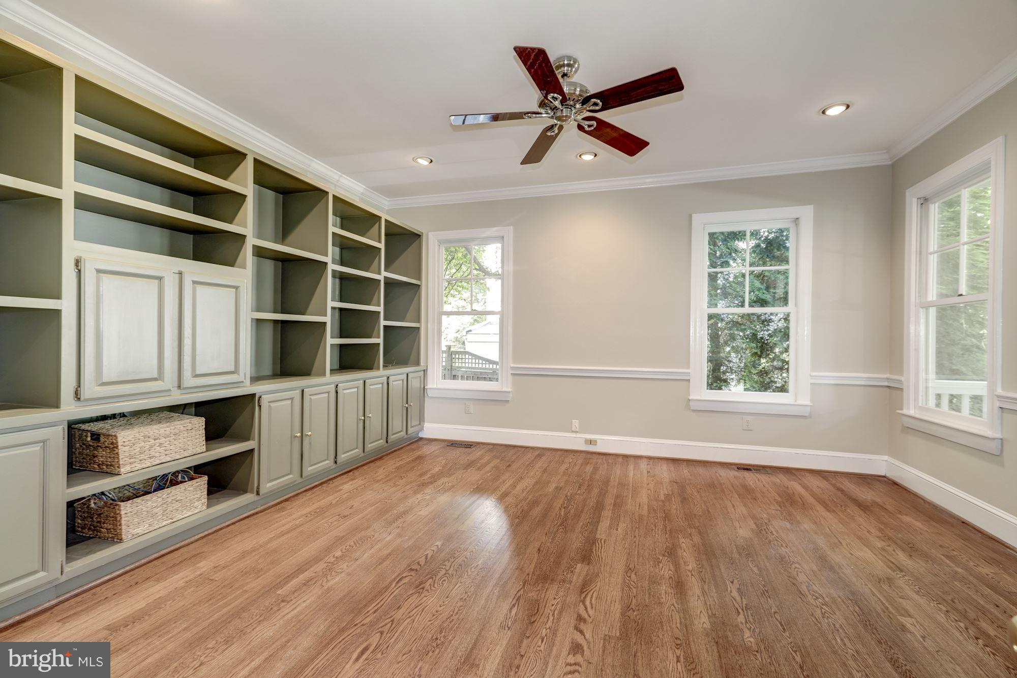 CHEVY CHASE - Residential