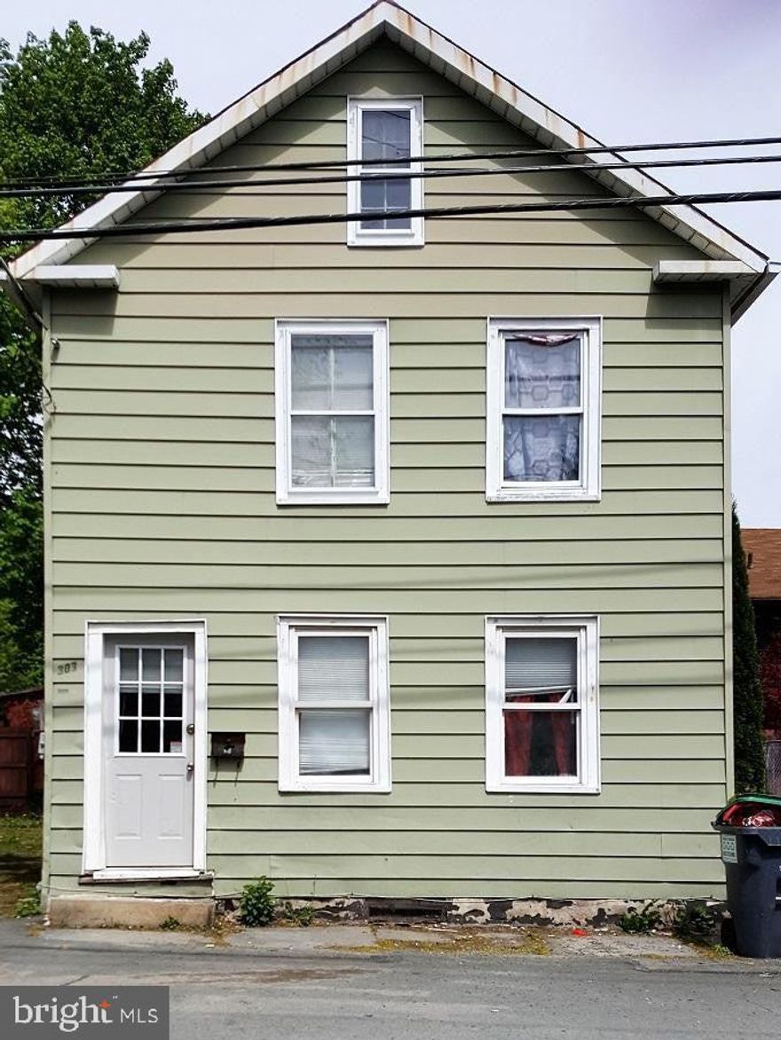ATTENTION ALL INVESTORS !!!! Location, Location, Location!! Right in Downtown Historic Honesdale District Area. Nice 3 bedroom 1 Bath 2-Story Home. Walking Distance to Shopping, Restaurants, Hospital, Library and More! House is a full GUT !