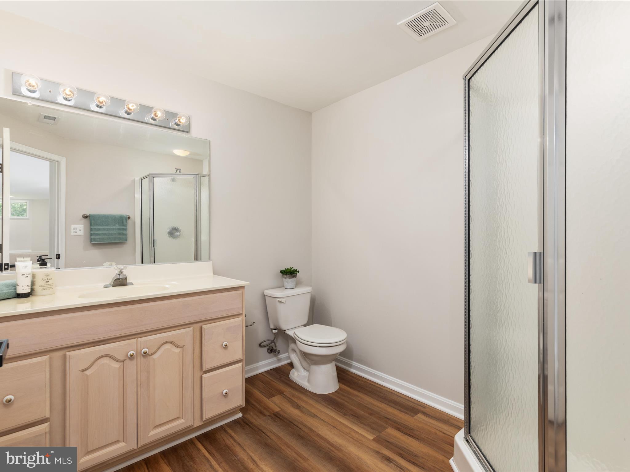 BUCKLAND OAKS - Residential