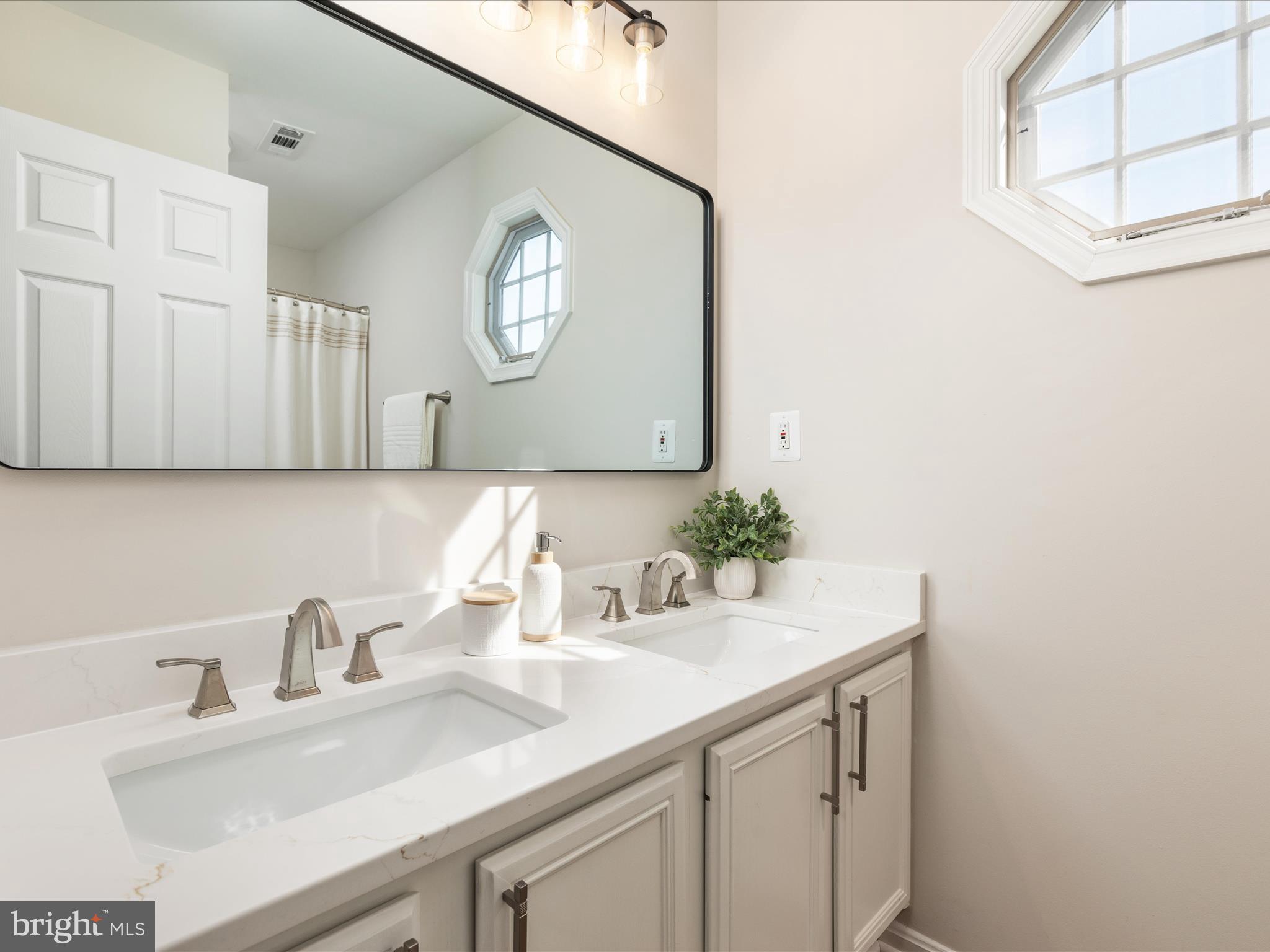 BUCKLAND OAKS - Residential