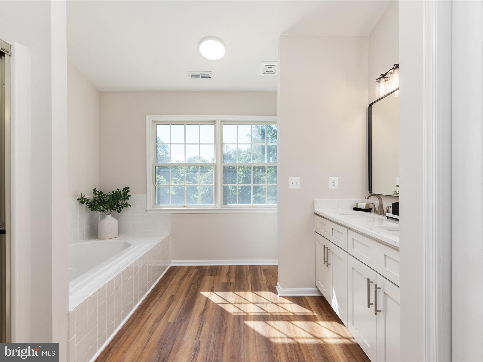 BUCKLAND OAKS - Residential