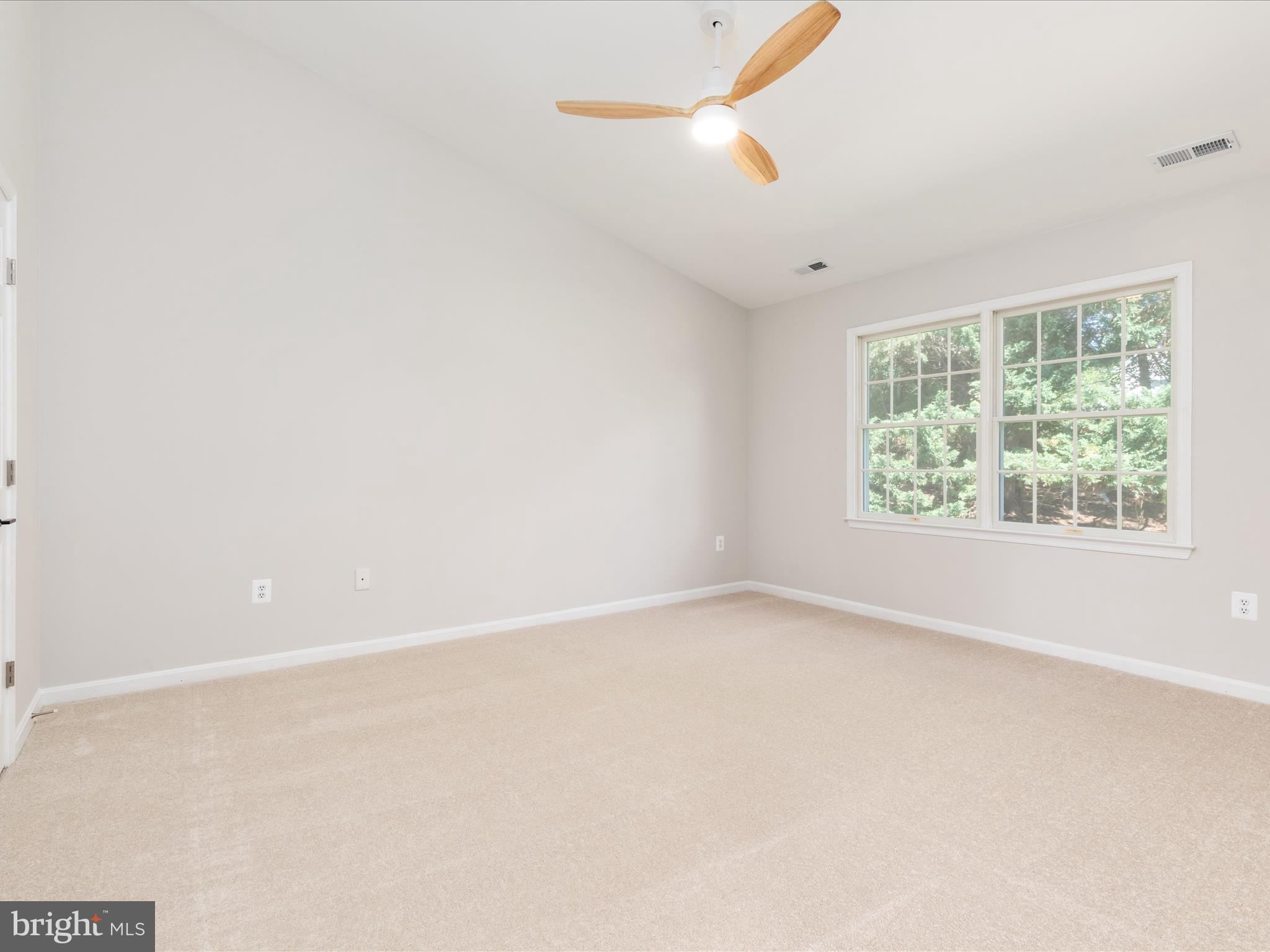 BUCKLAND OAKS - Residential