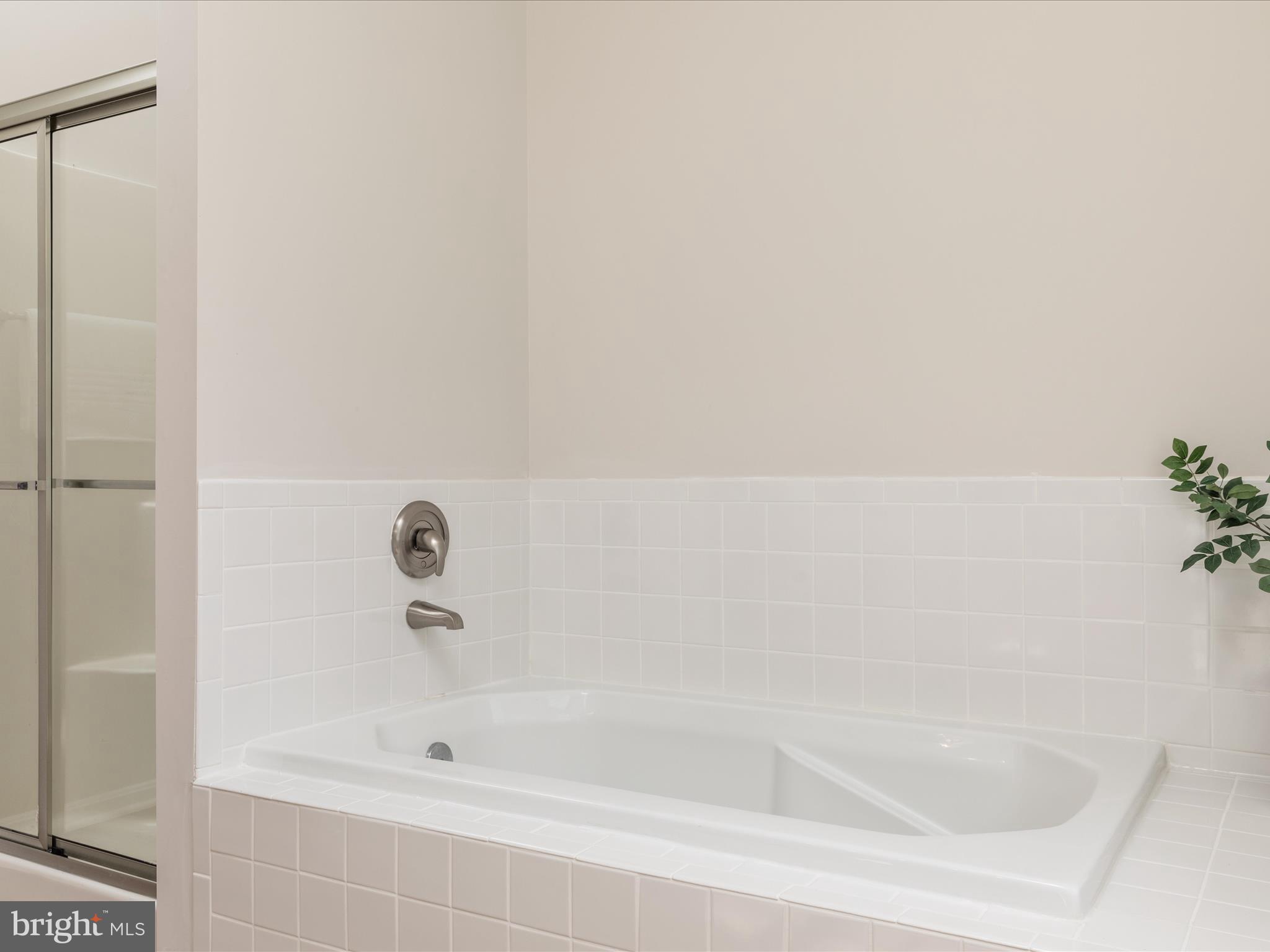 BUCKLAND OAKS - Residential