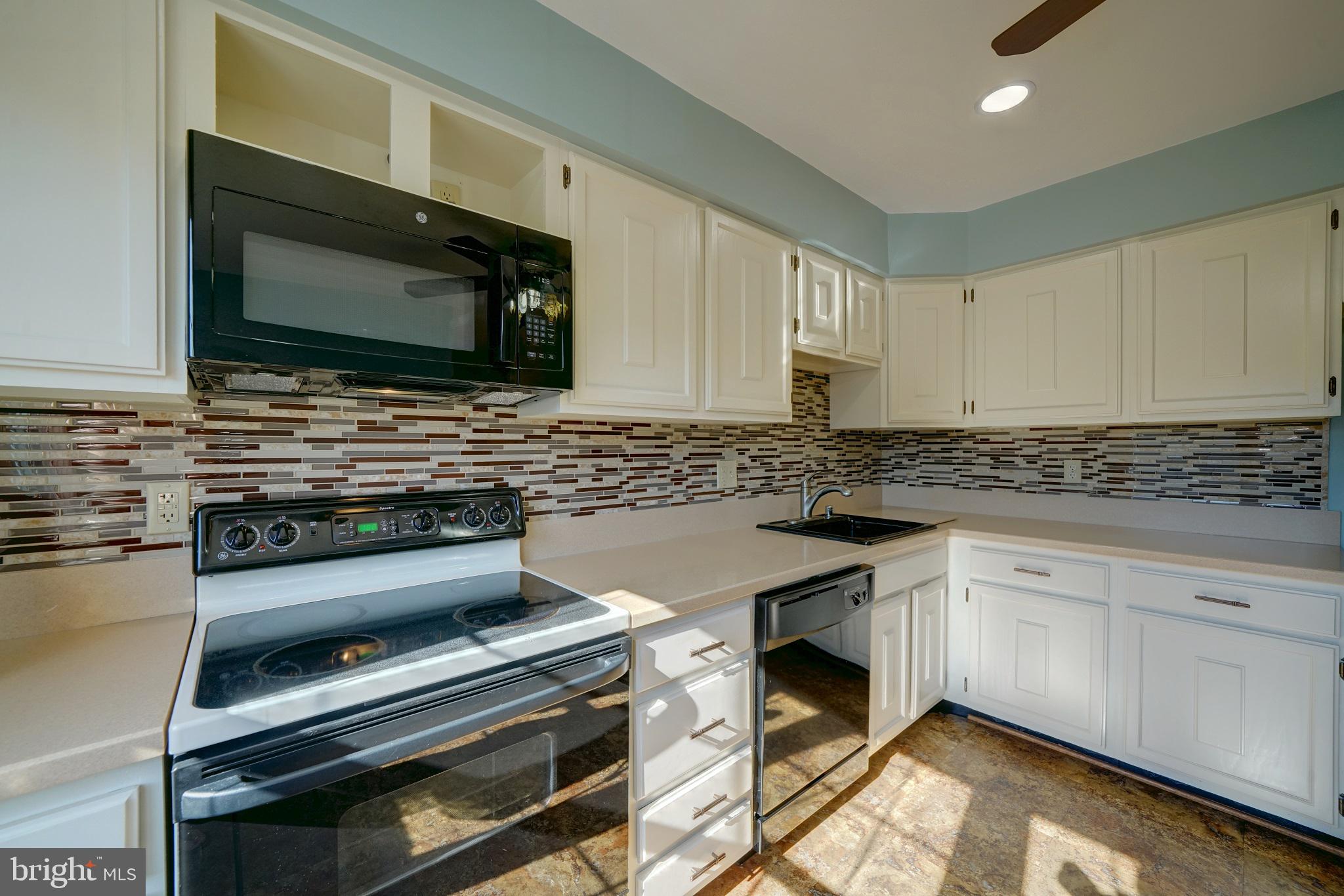 SURRATTS VILLAGE - Residential Lease