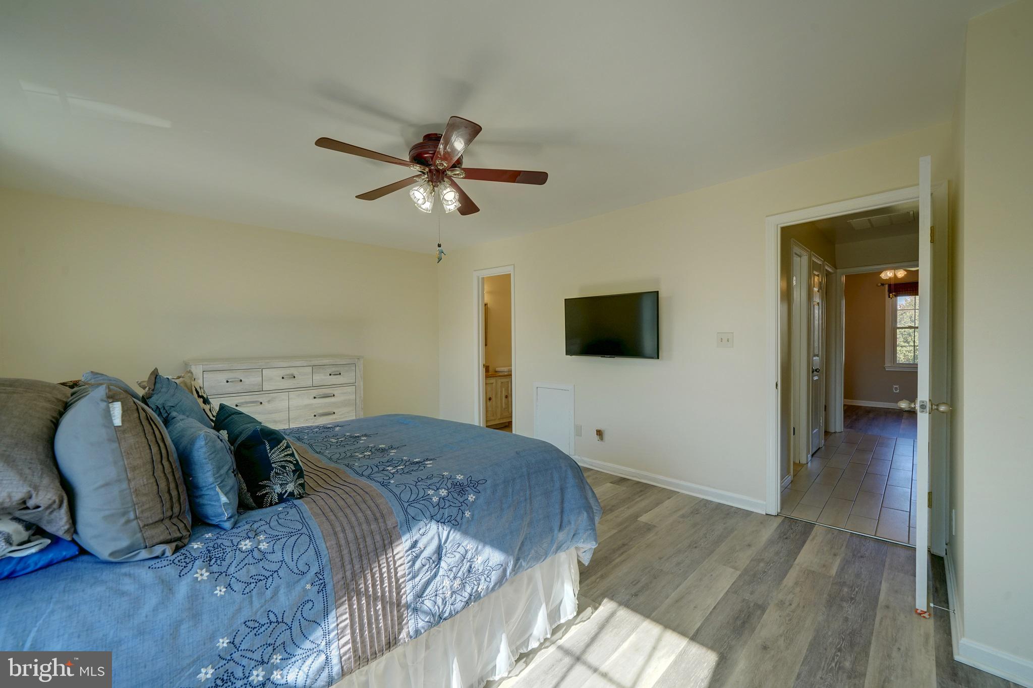 SURRATTS VILLAGE - Residential Lease