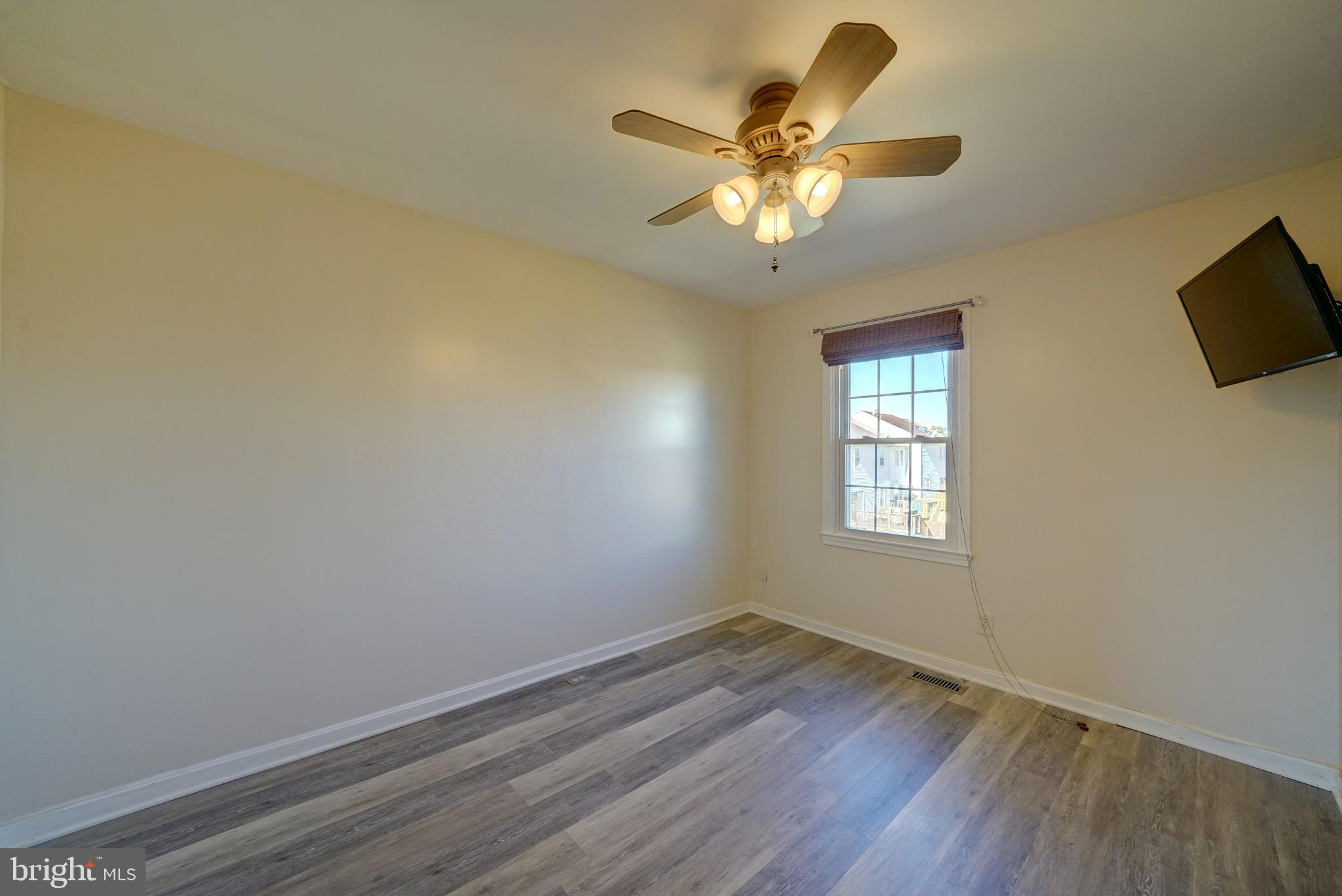 SURRATTS VILLAGE - Residential Lease