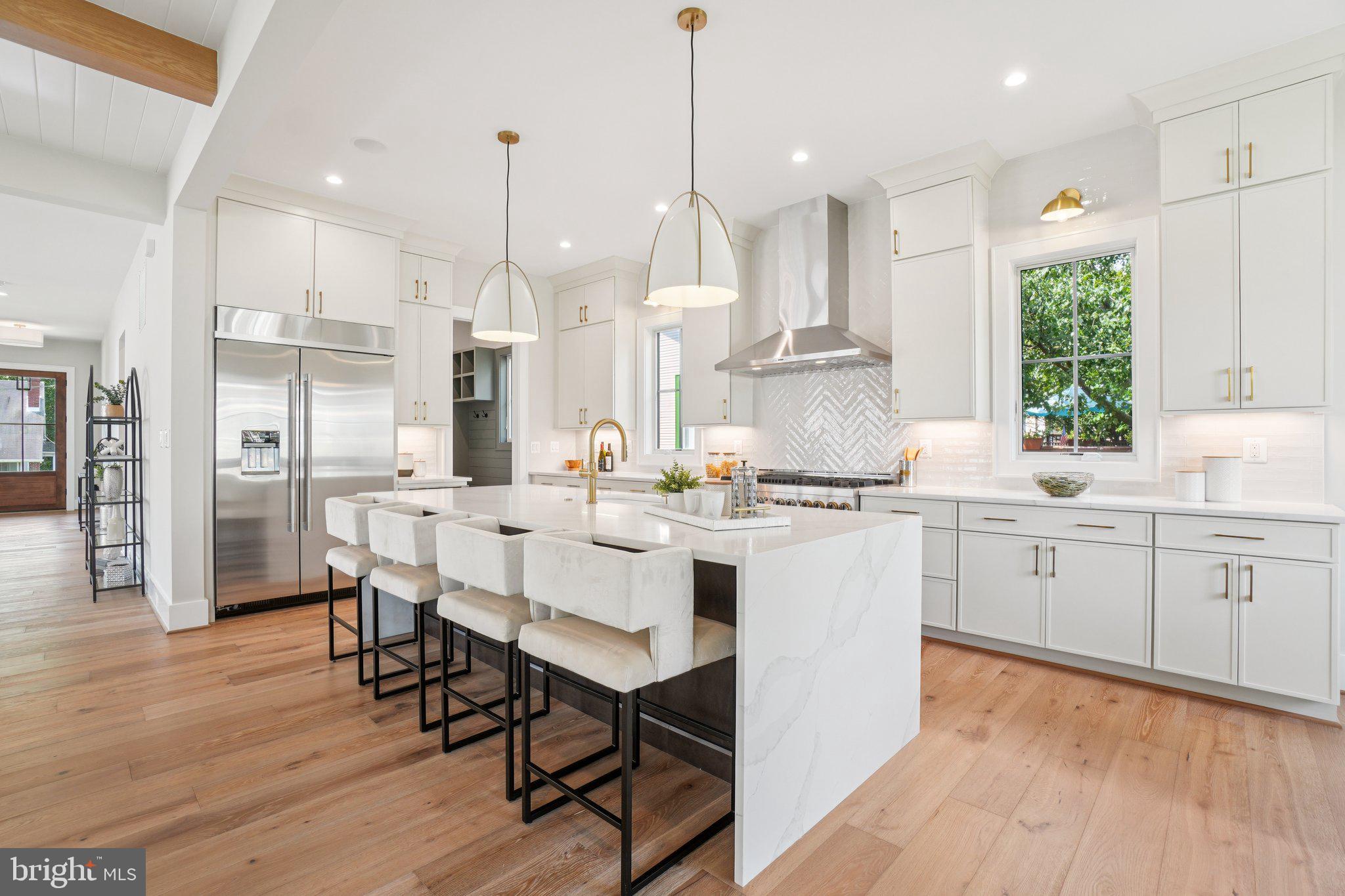 ADDISON HEIGHTS - Residential