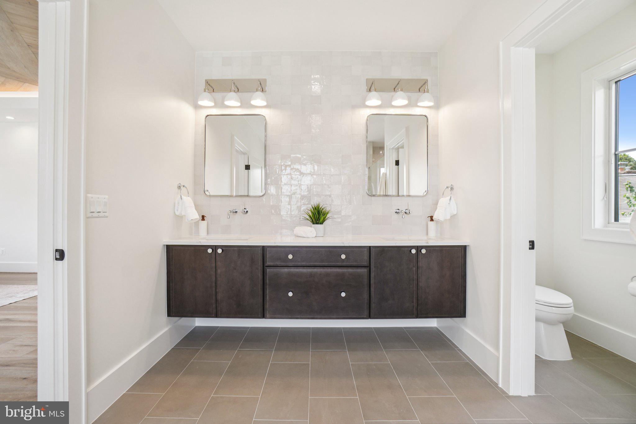 ADDISON HEIGHTS - Residential