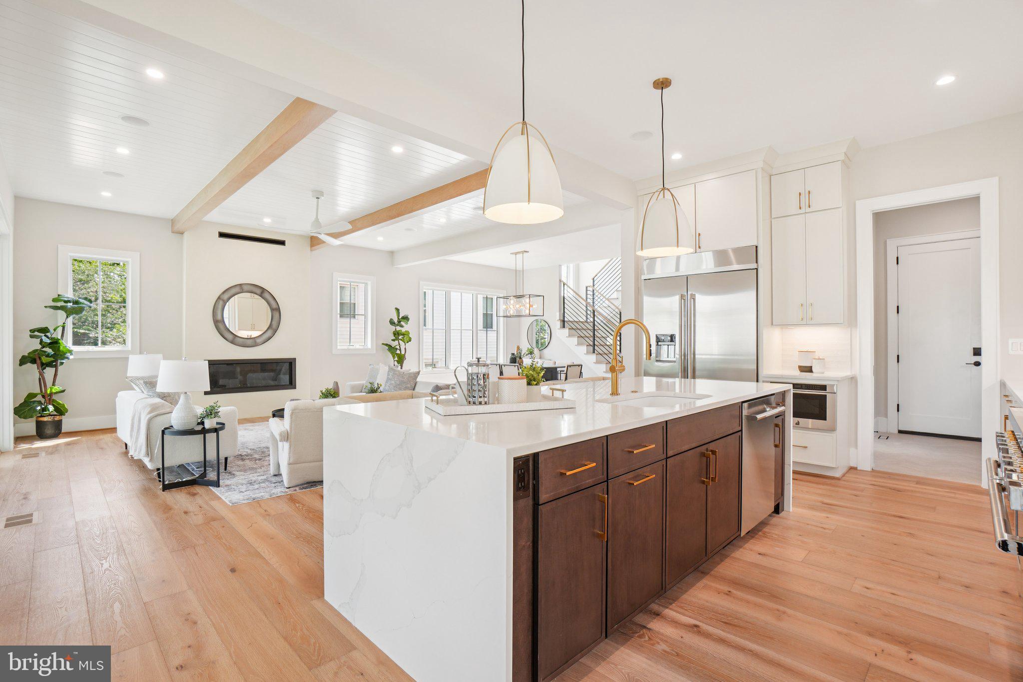 ADDISON HEIGHTS - Residential