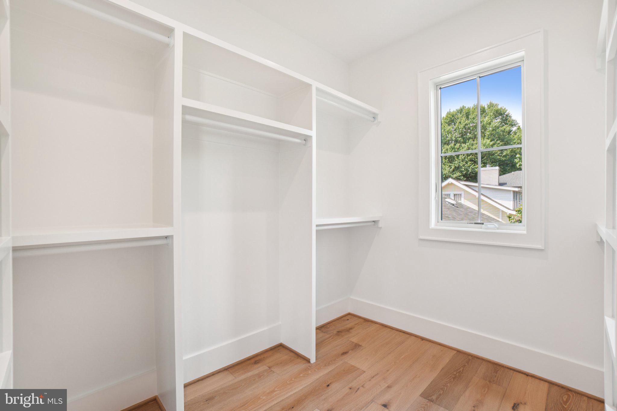 ADDISON HEIGHTS - Residential