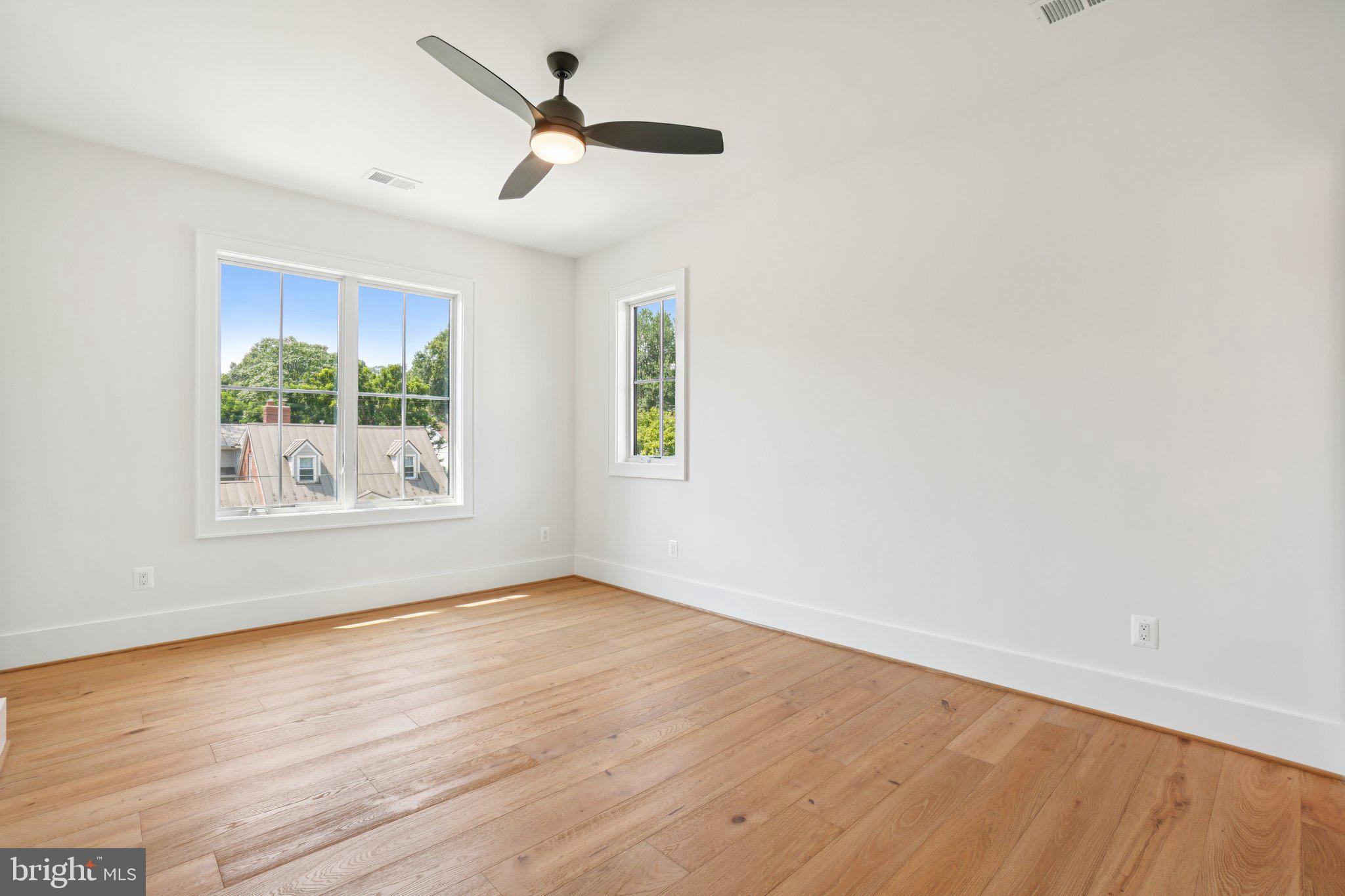 ADDISON HEIGHTS - Residential