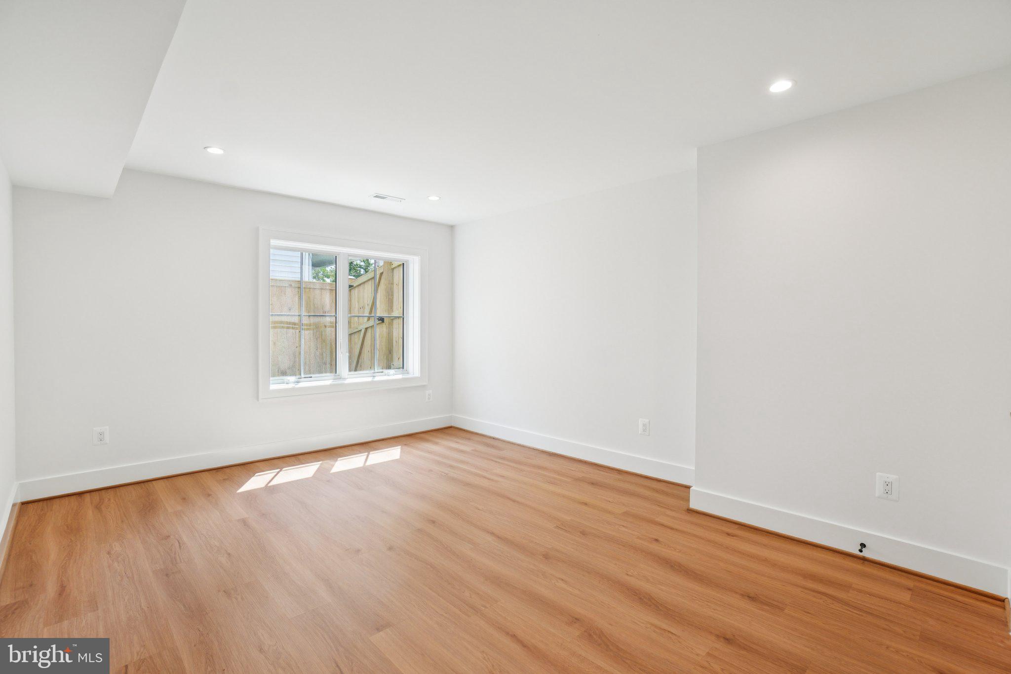 ADDISON HEIGHTS - Residential