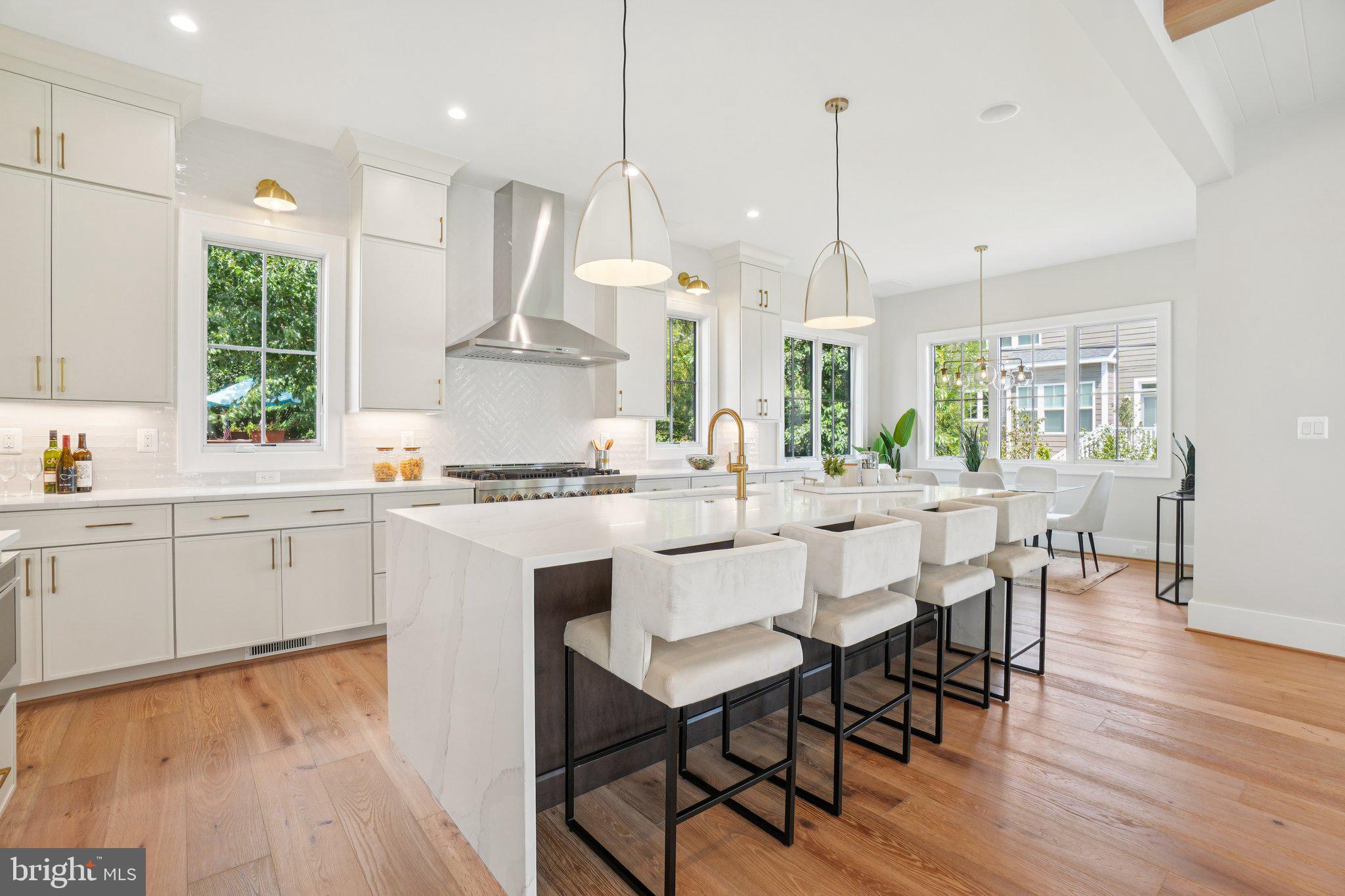 ADDISON HEIGHTS - Residential