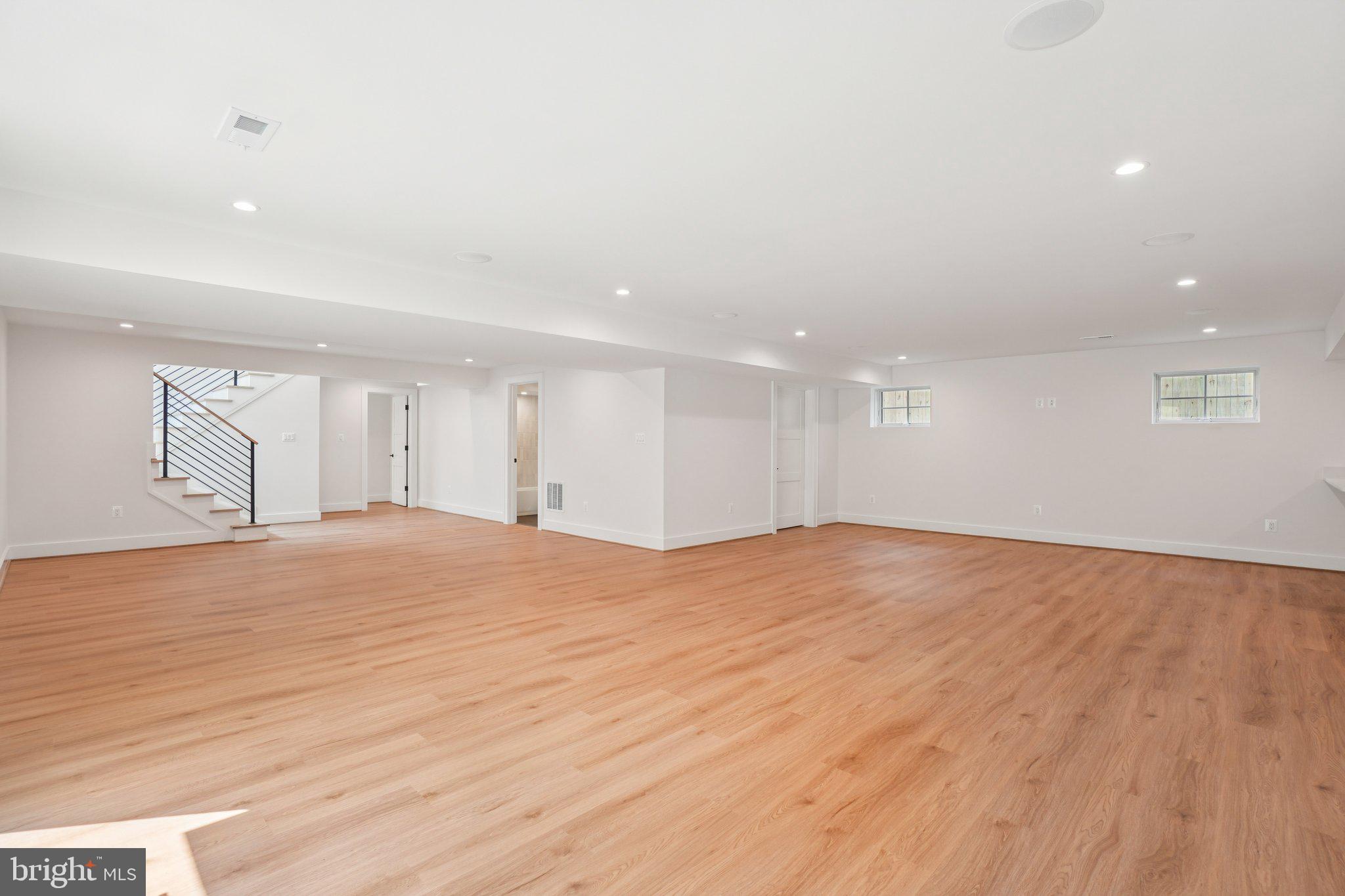 ADDISON HEIGHTS - Residential