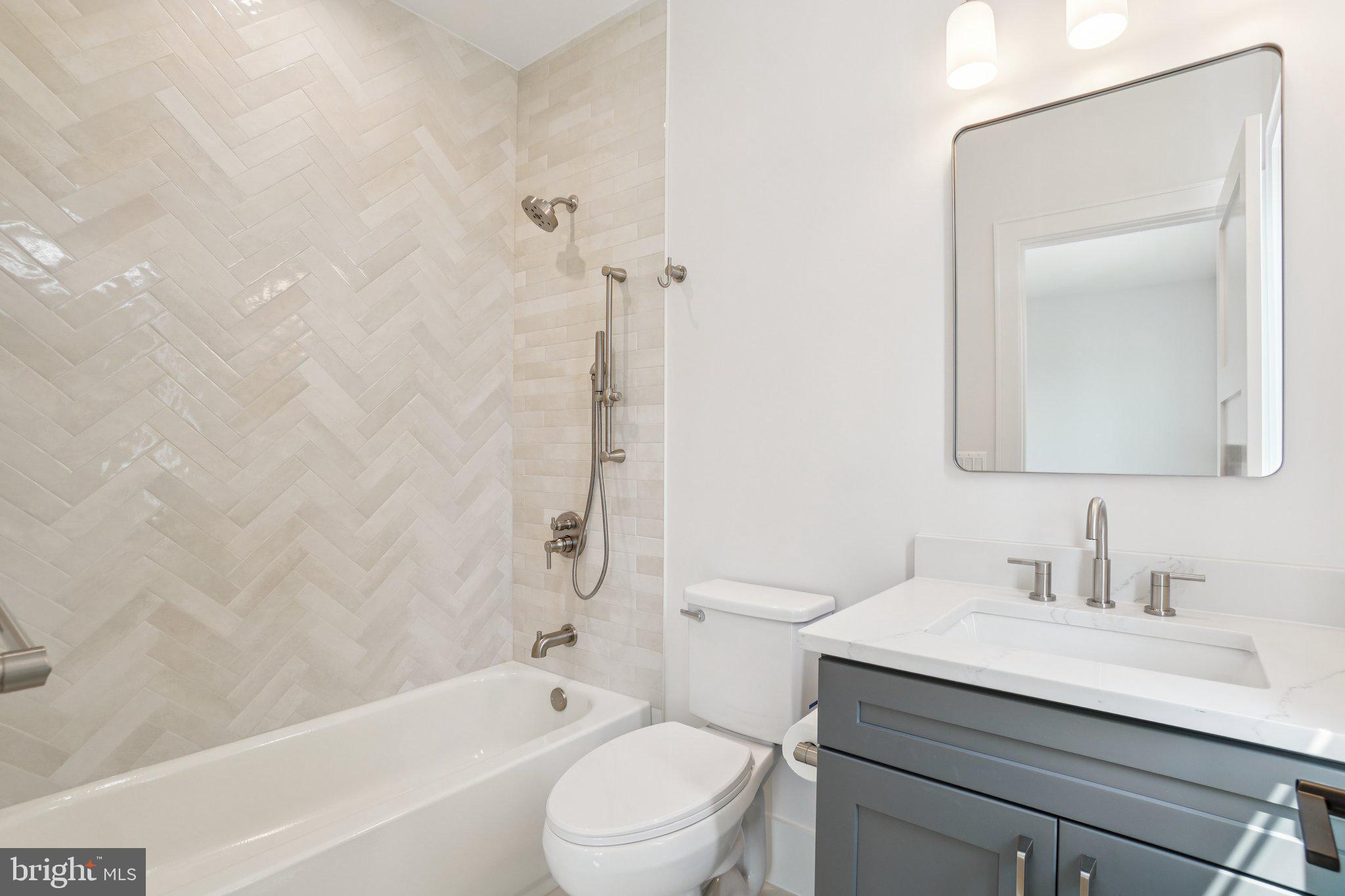 ADDISON HEIGHTS - Residential