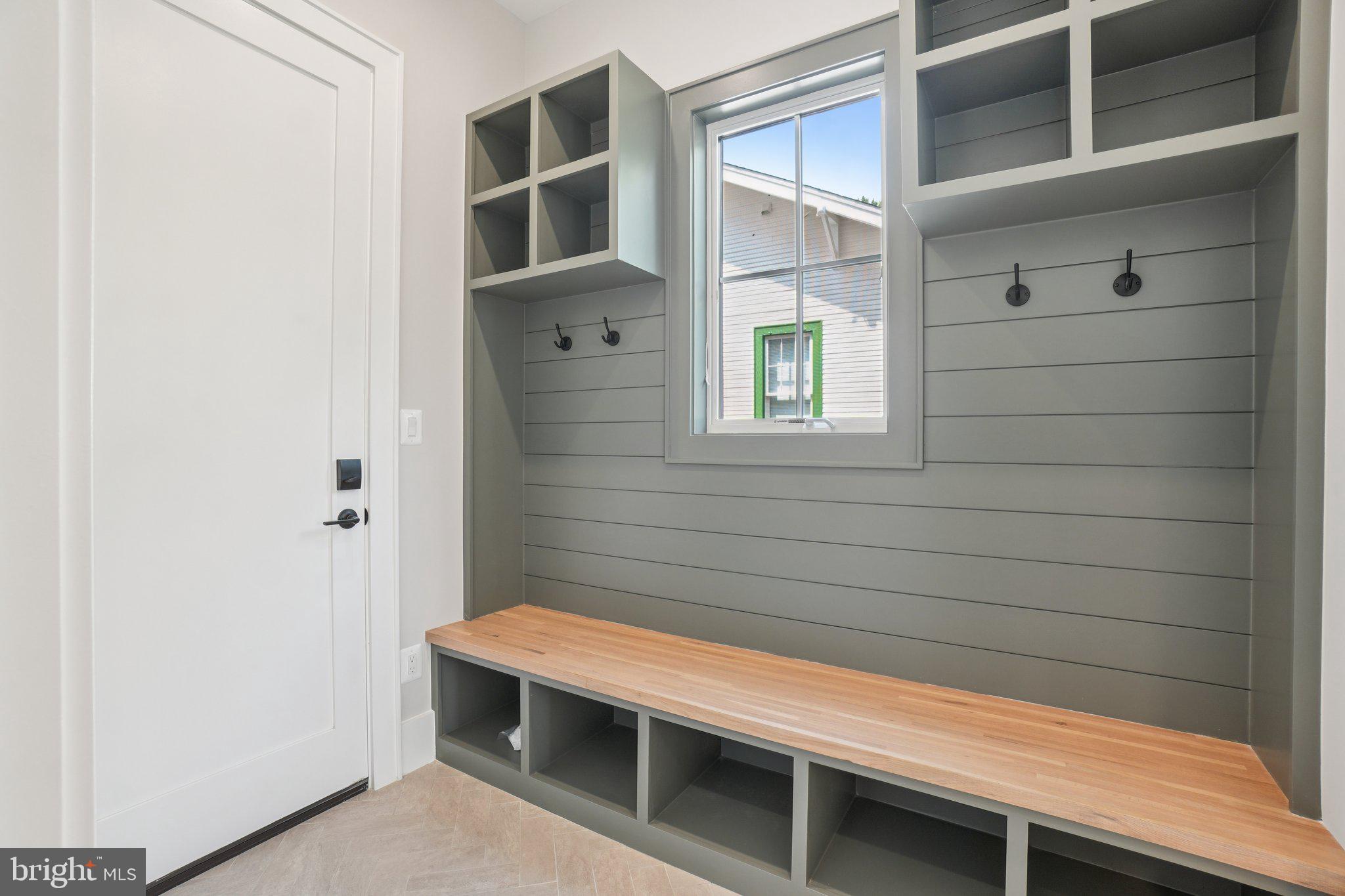 ADDISON HEIGHTS - Residential