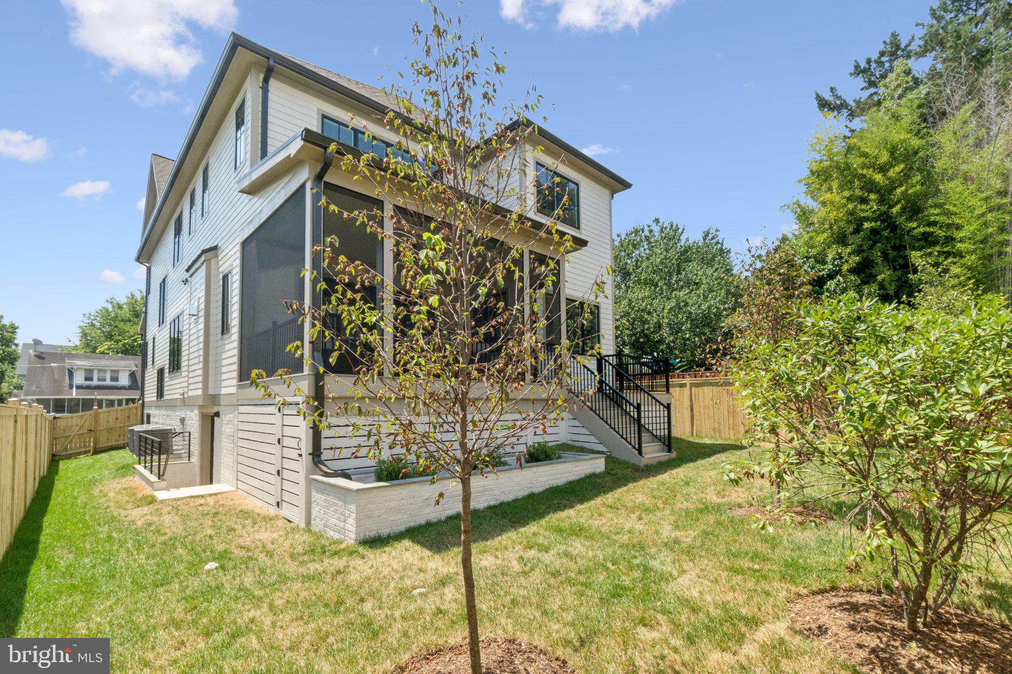 ADDISON HEIGHTS - Residential