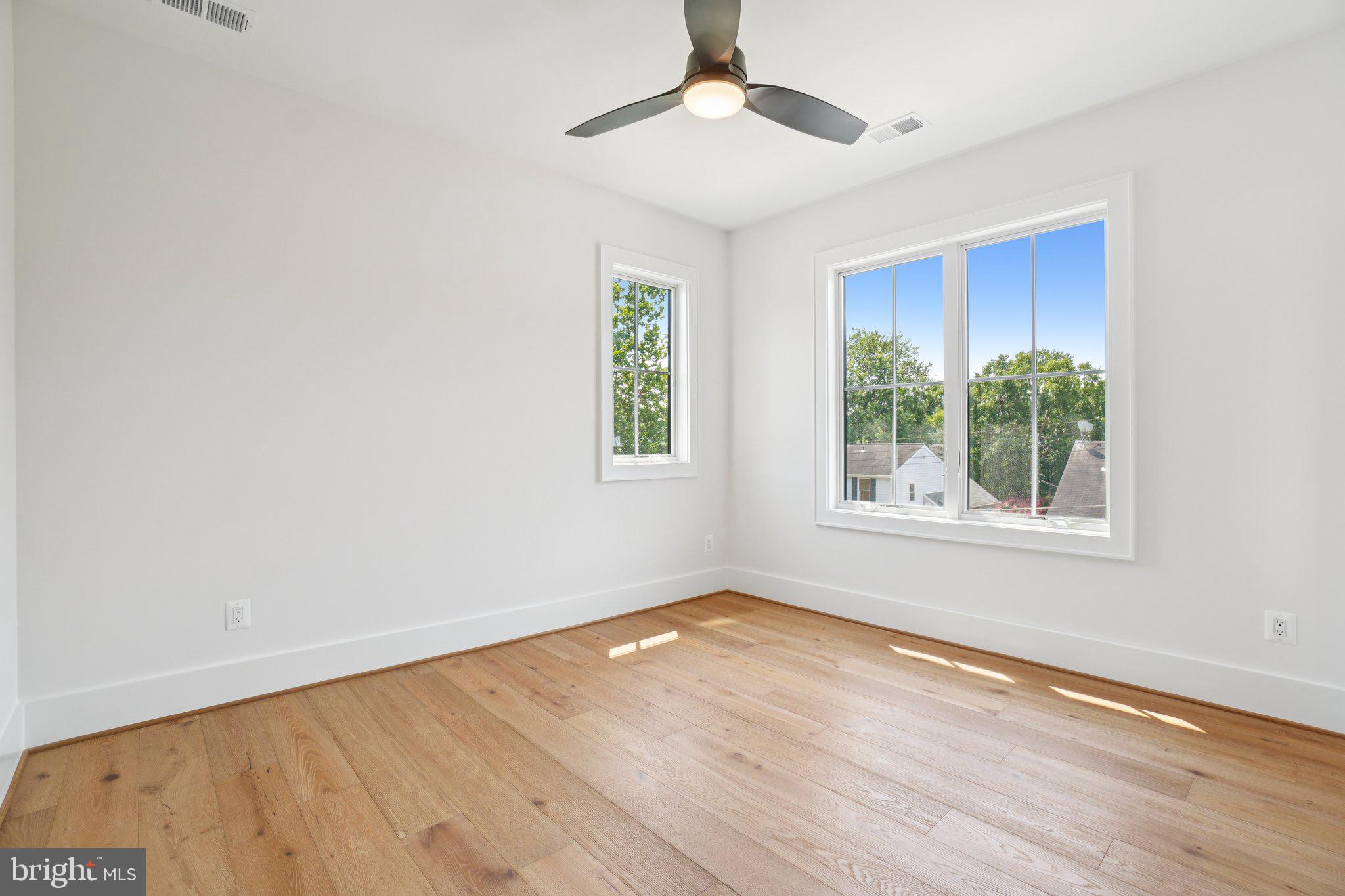 ADDISON HEIGHTS - Residential