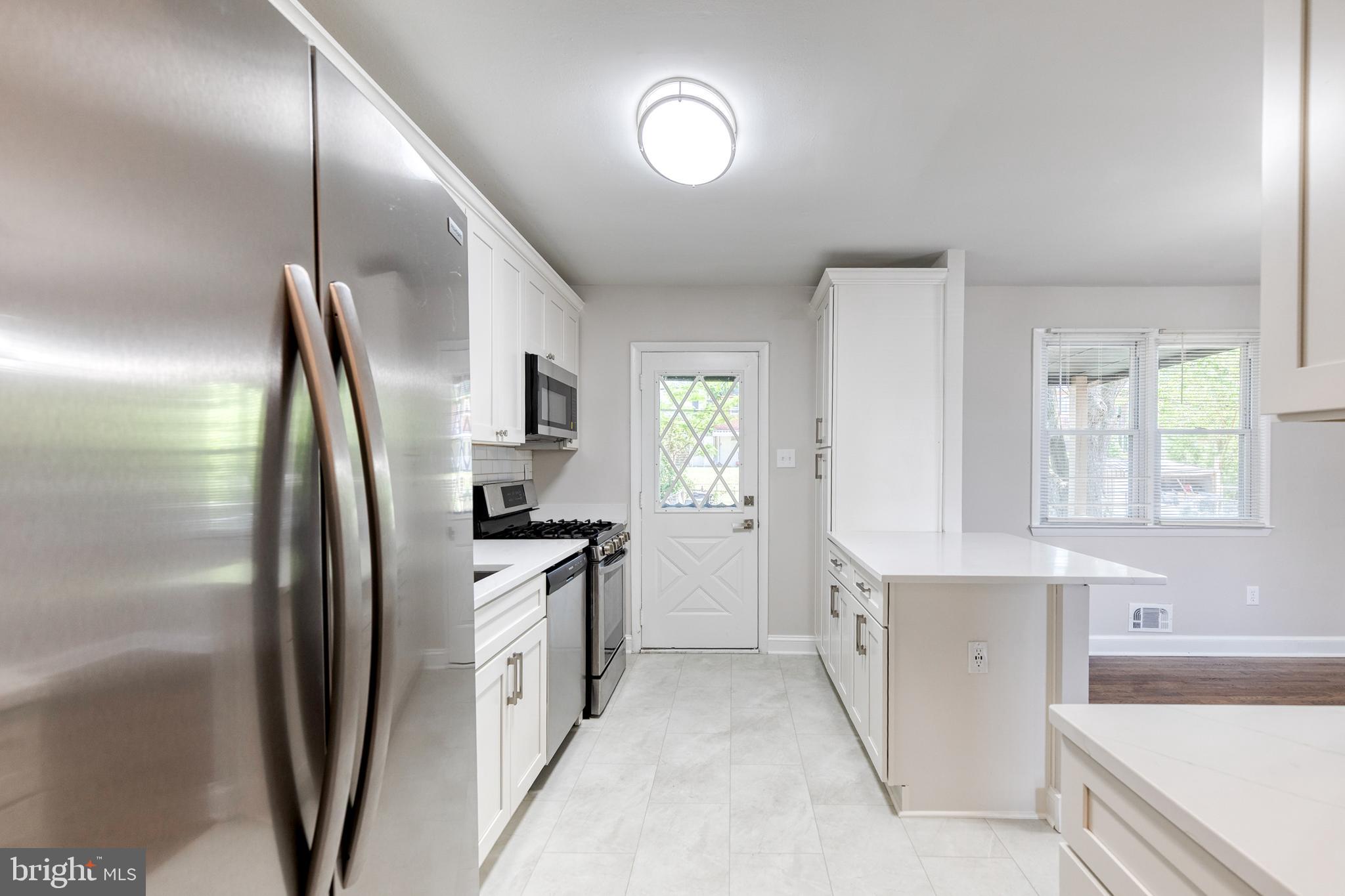 HOLLAND HILL - Residential
