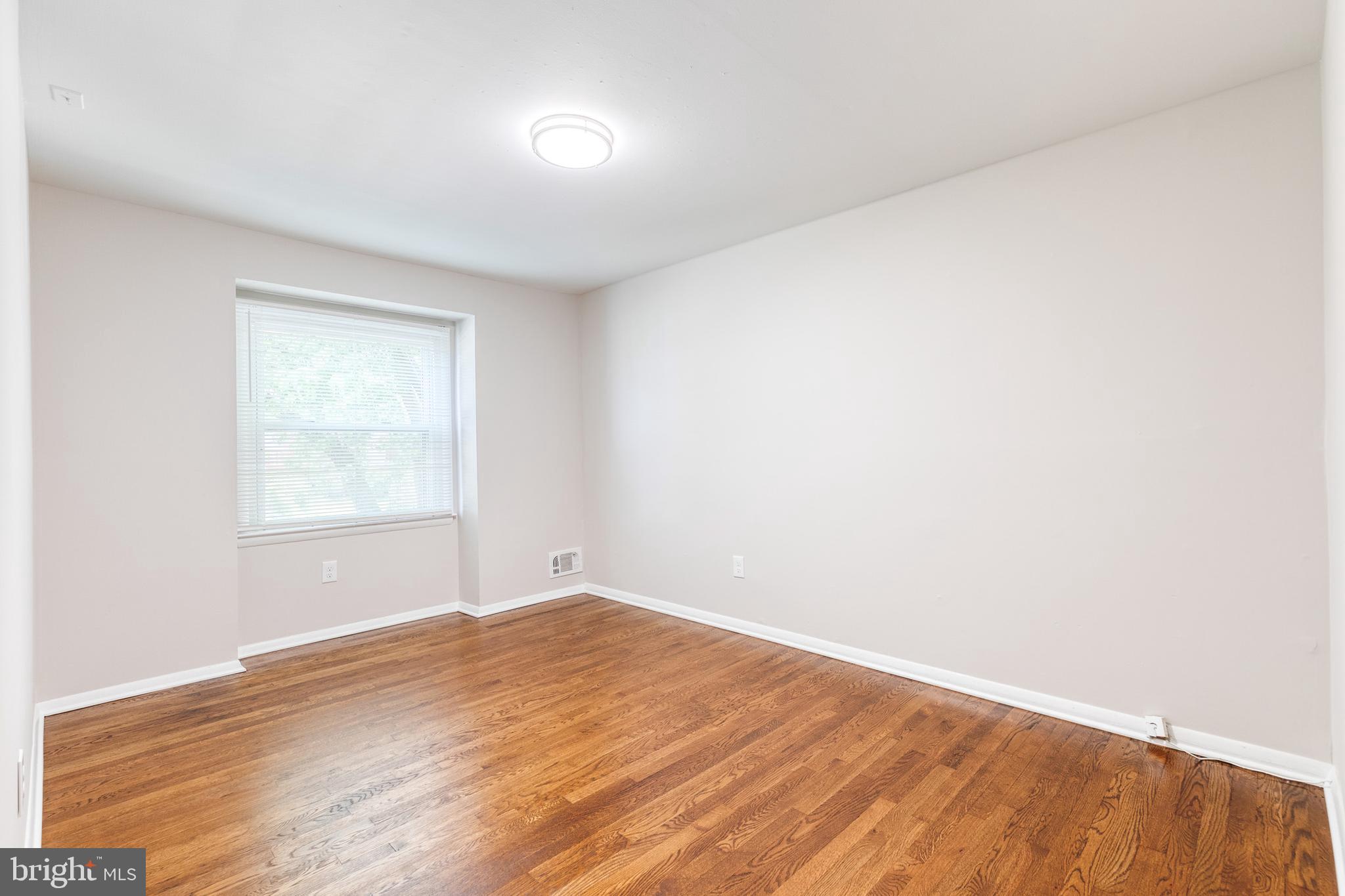 HOLLAND HILL - Residential