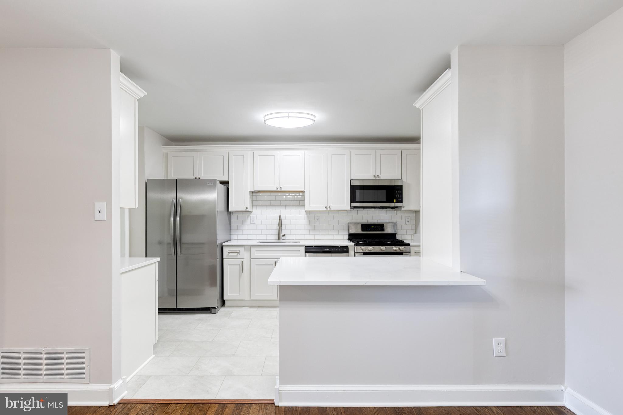 HOLLAND HILL - Residential