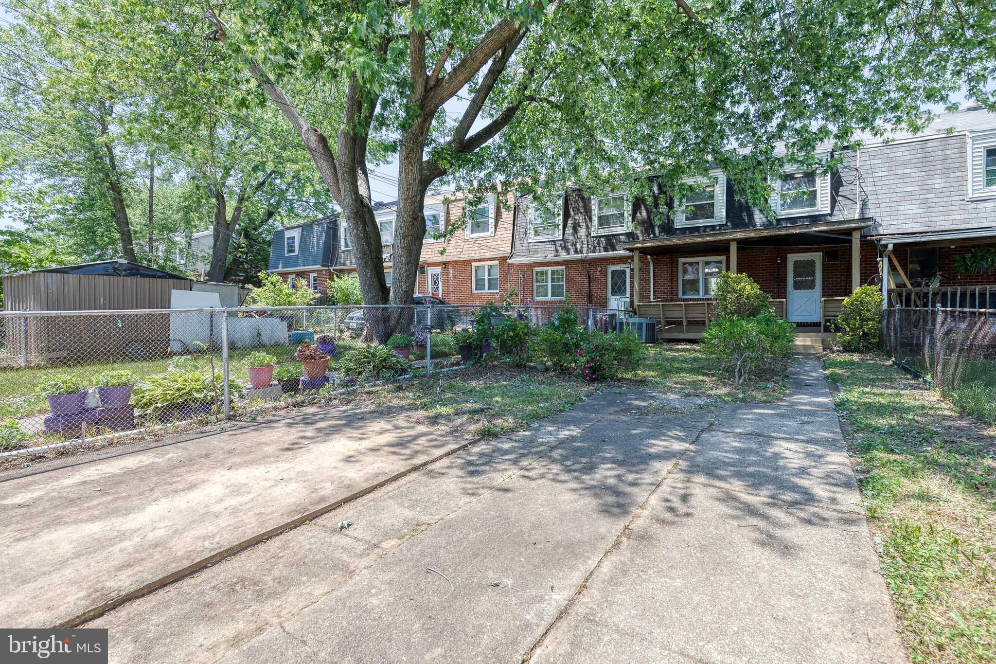HOLLAND HILL - Residential