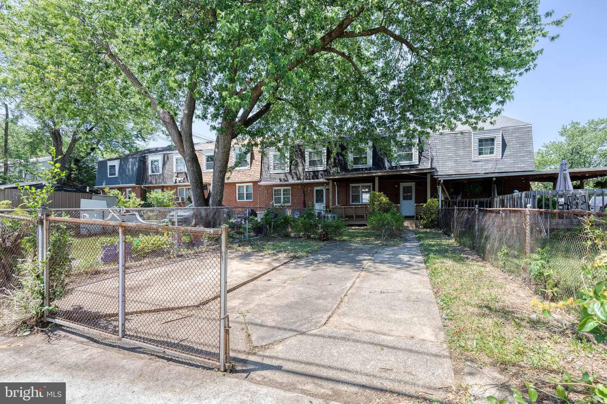 HOLLAND HILL - Residential