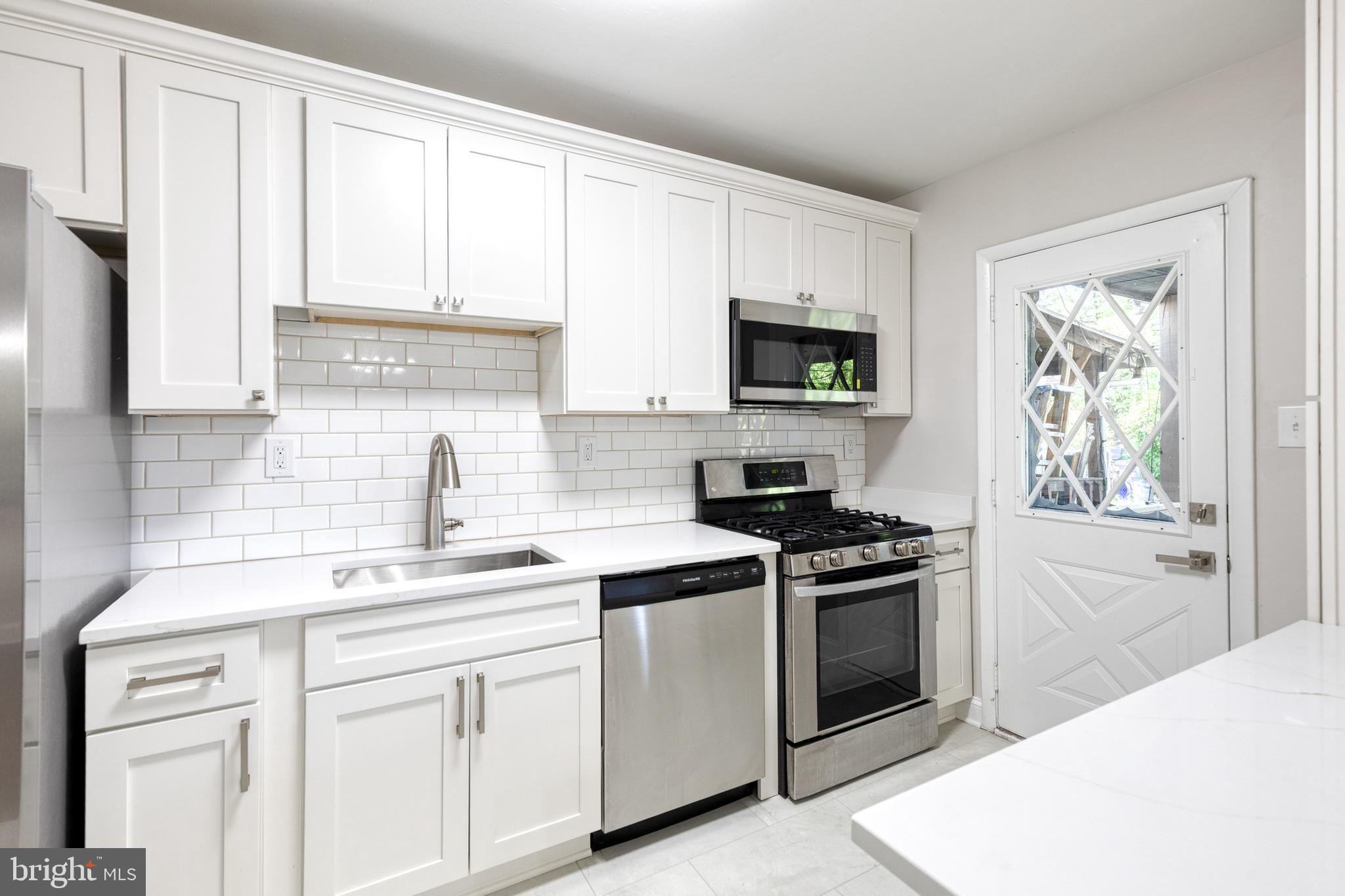 HOLLAND HILL - Residential