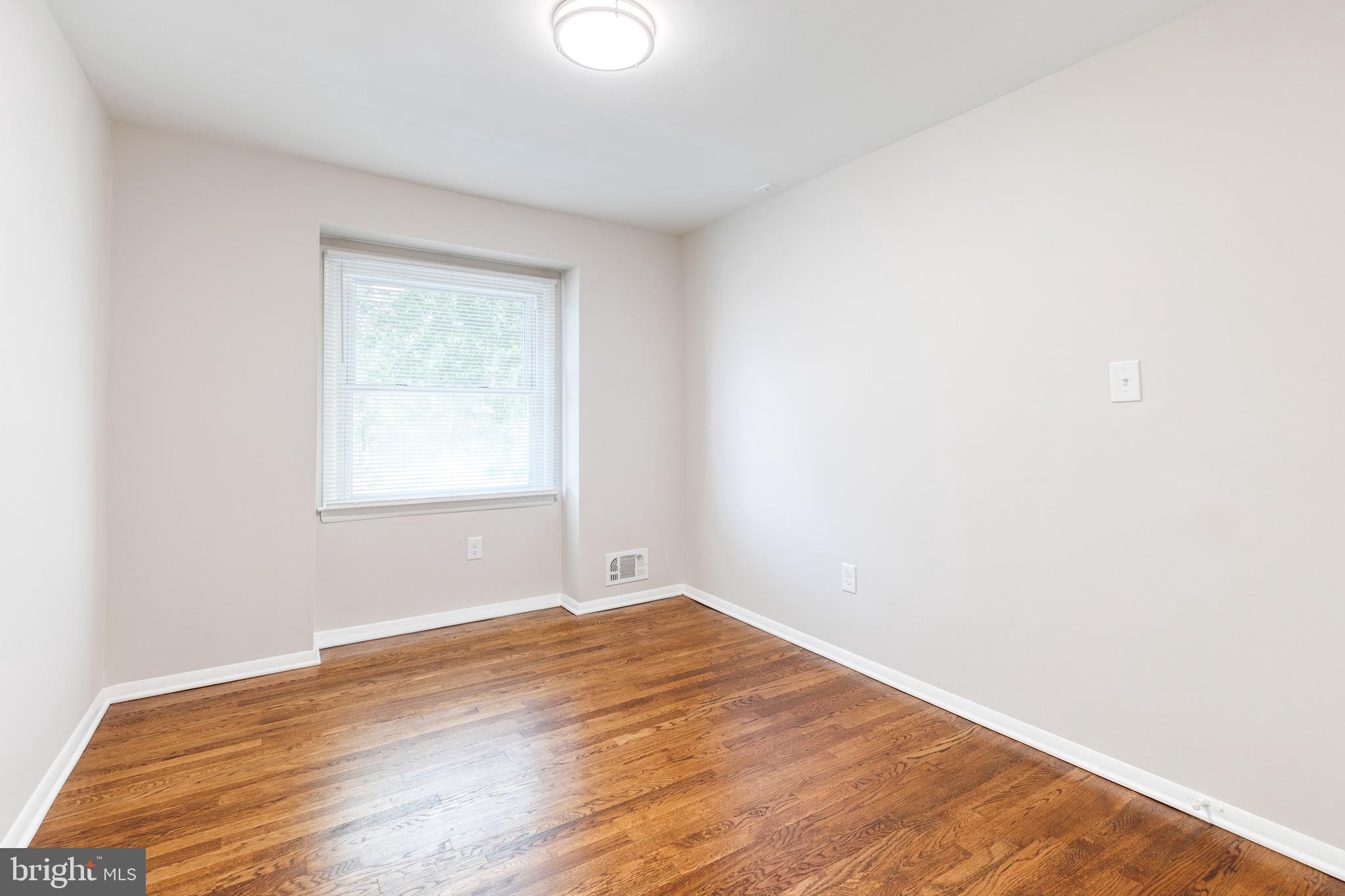 HOLLAND HILL - Residential