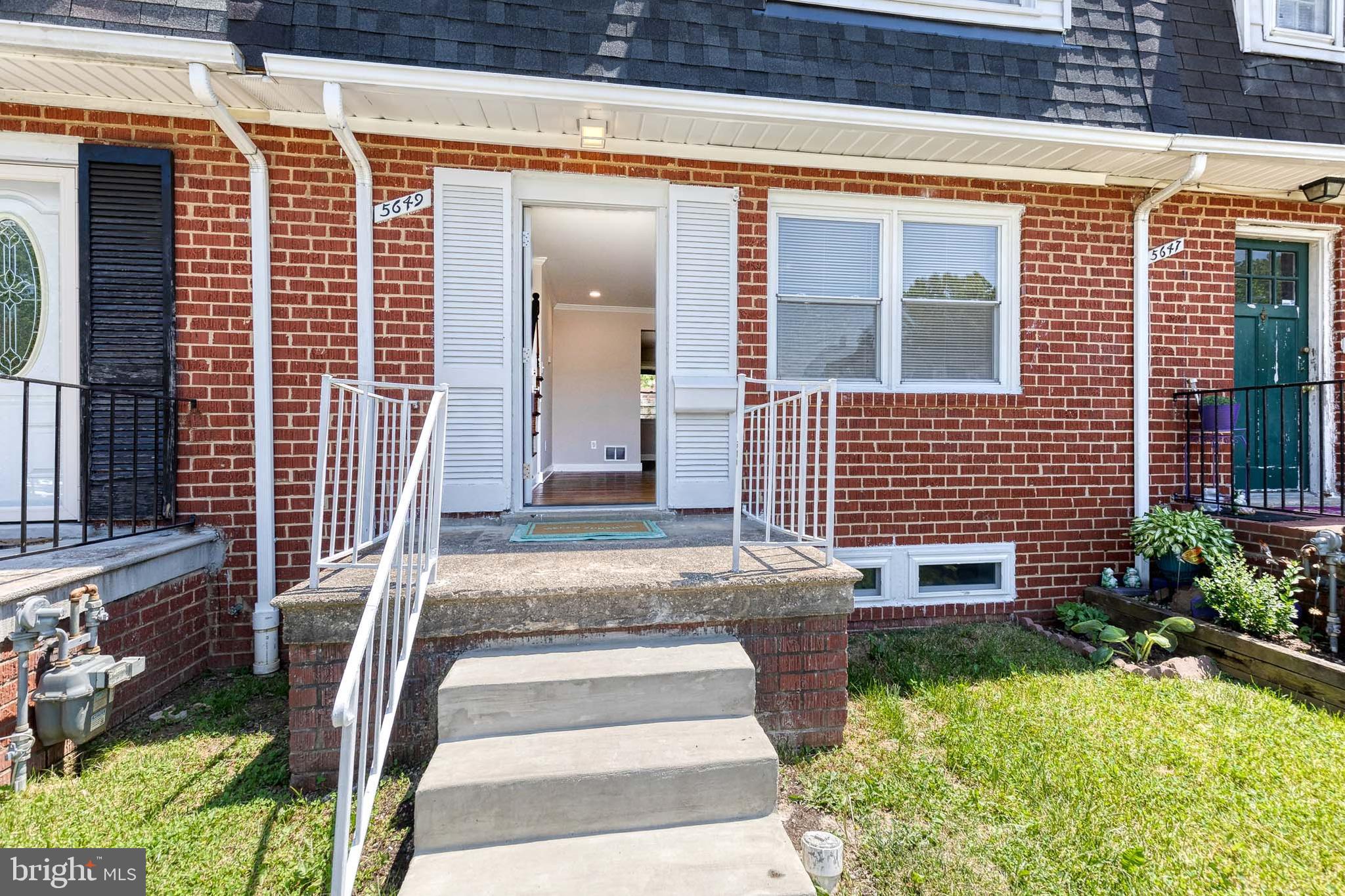 HOLLAND HILL - Residential