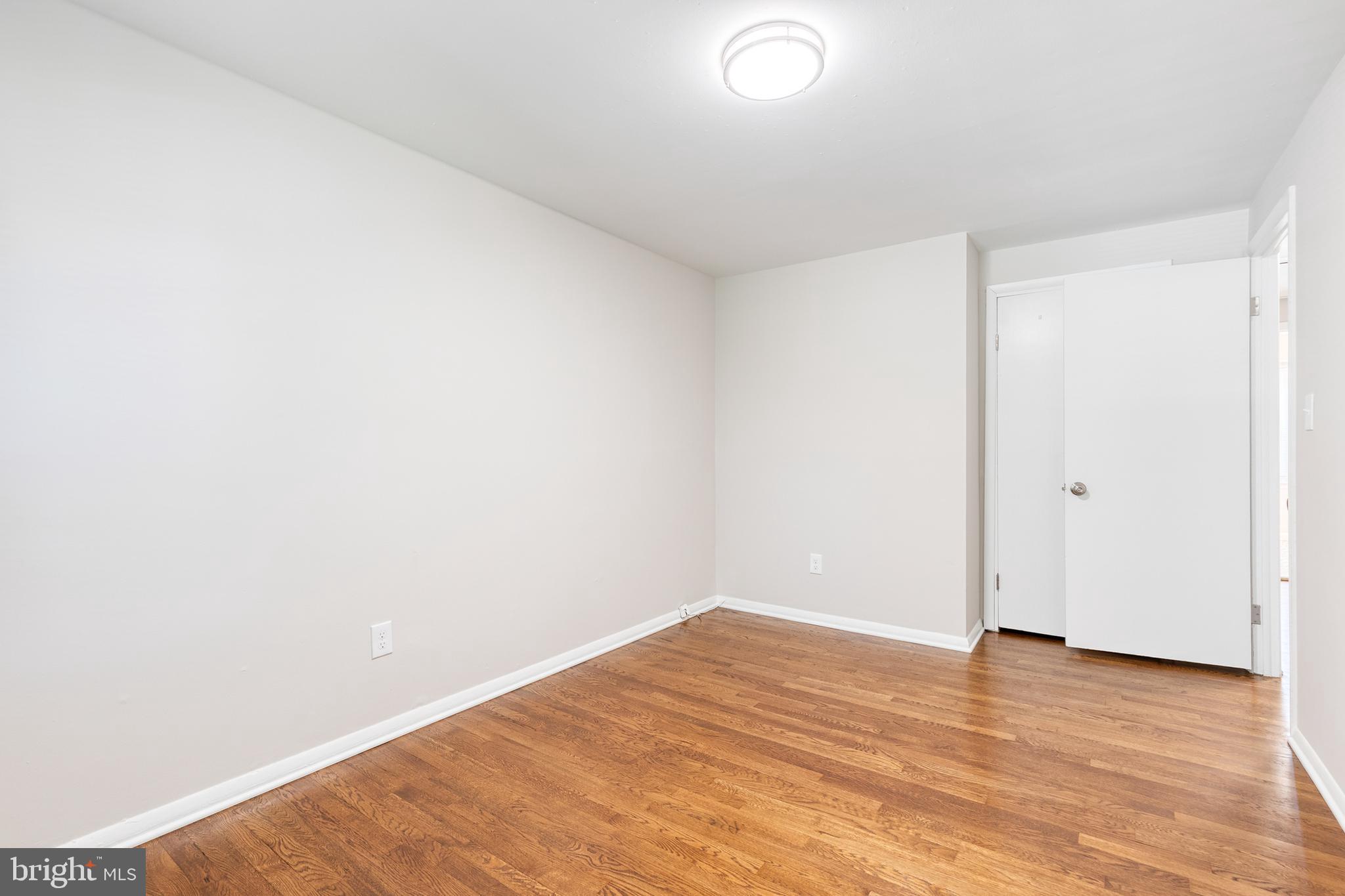 HOLLAND HILL - Residential