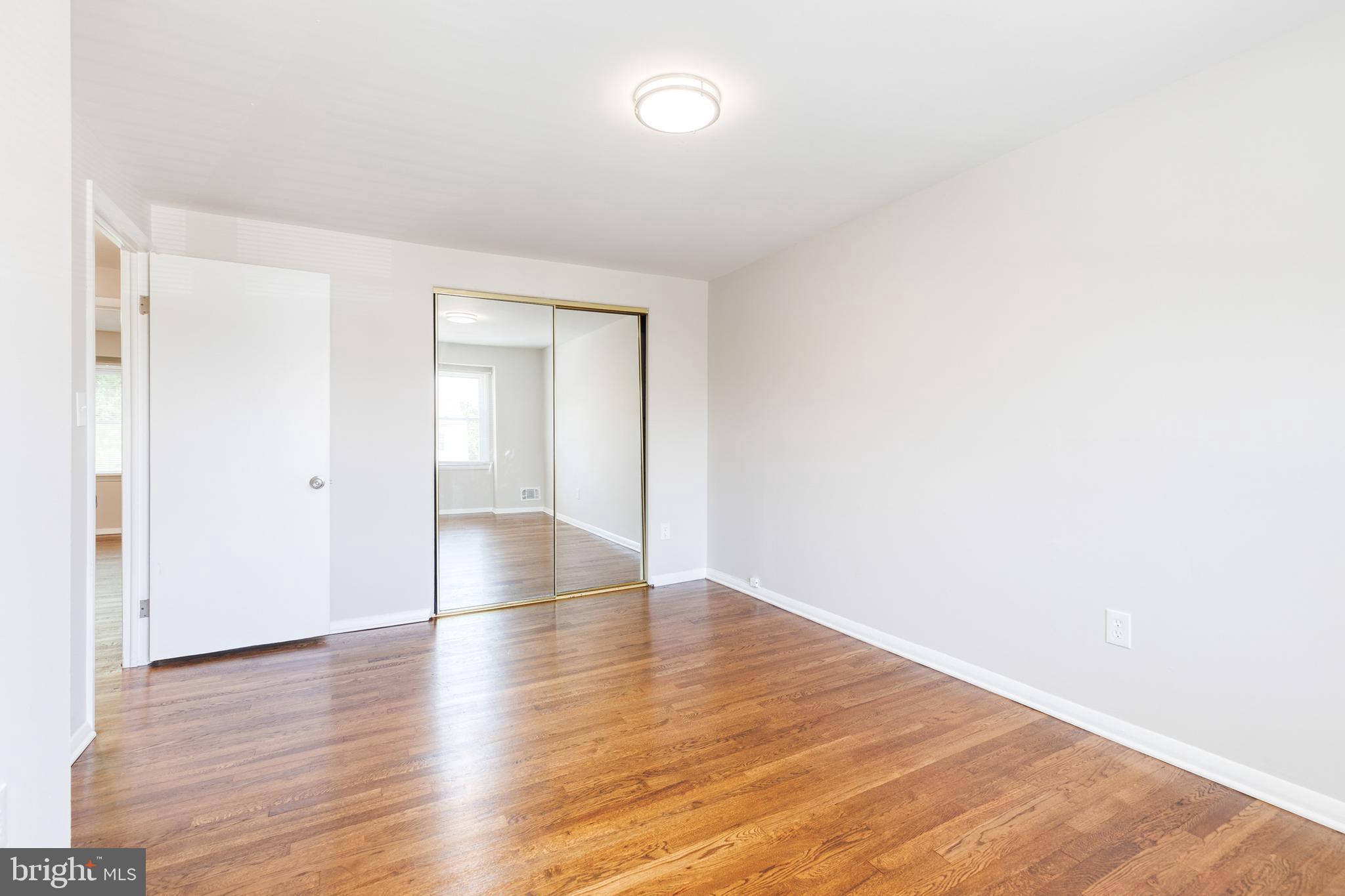 HOLLAND HILL - Residential