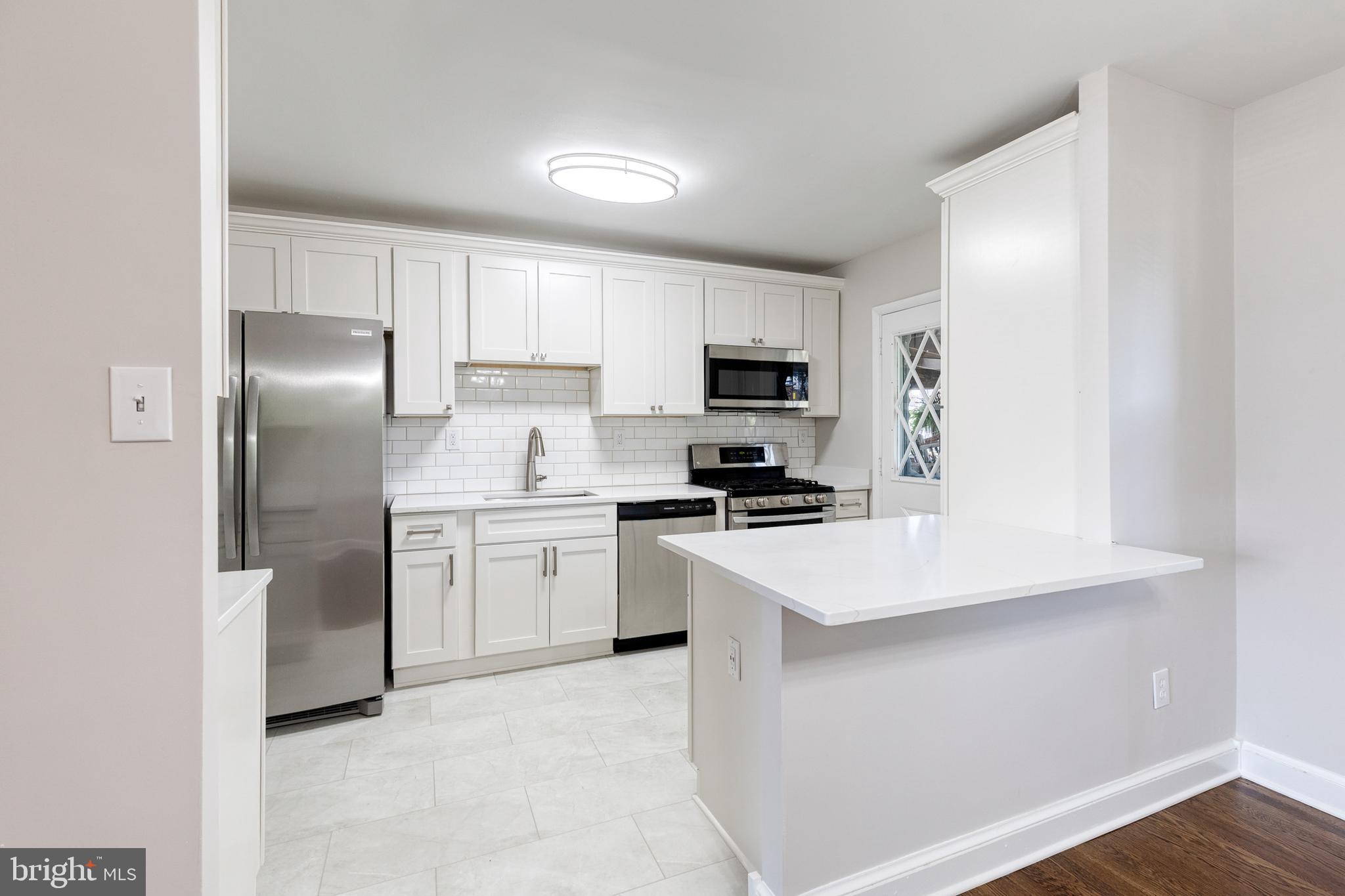 HOLLAND HILL - Residential
