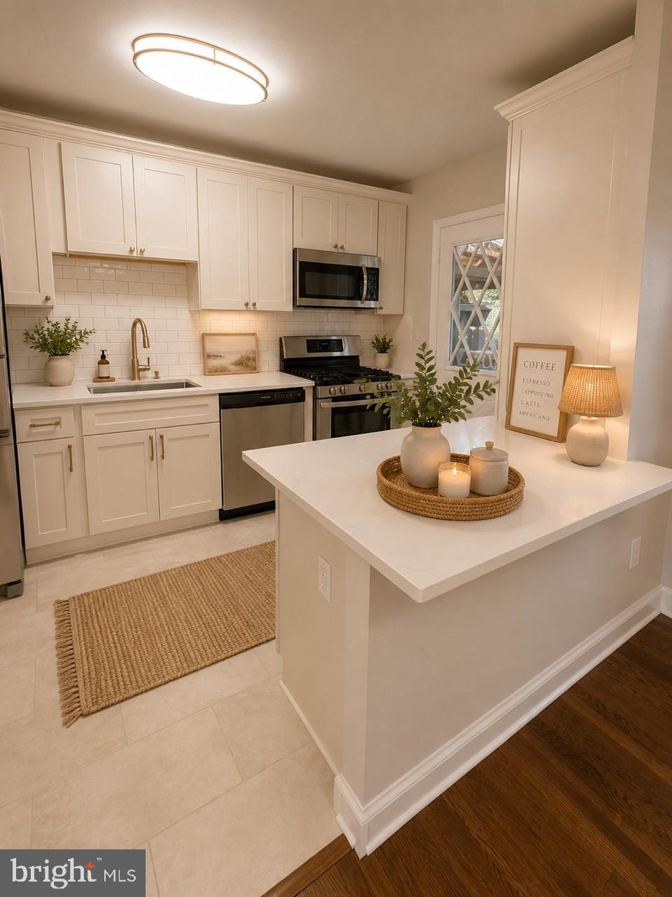 HOLLAND HILL - Residential
