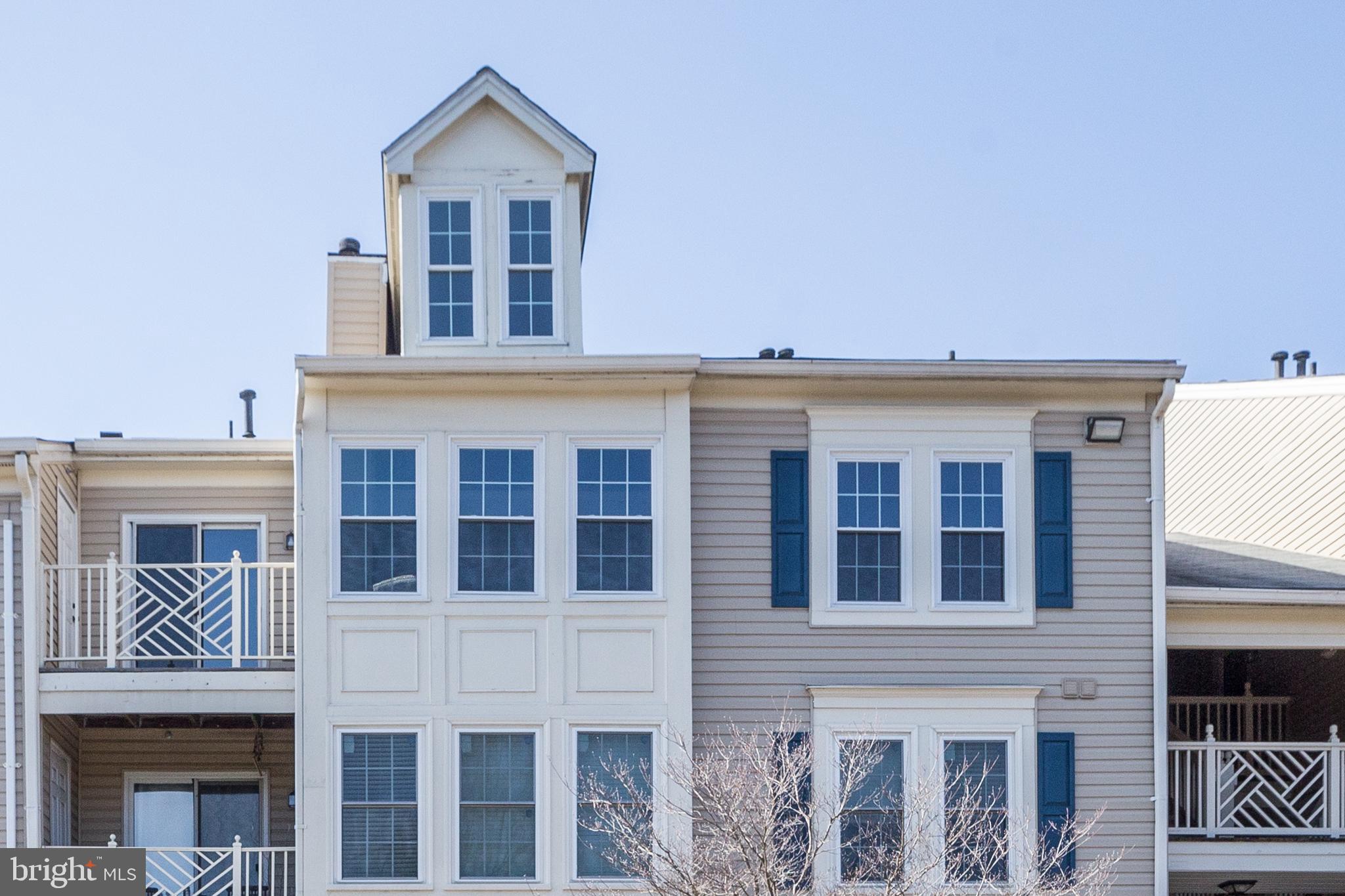 FAIRFIELD HOUSE - Residential