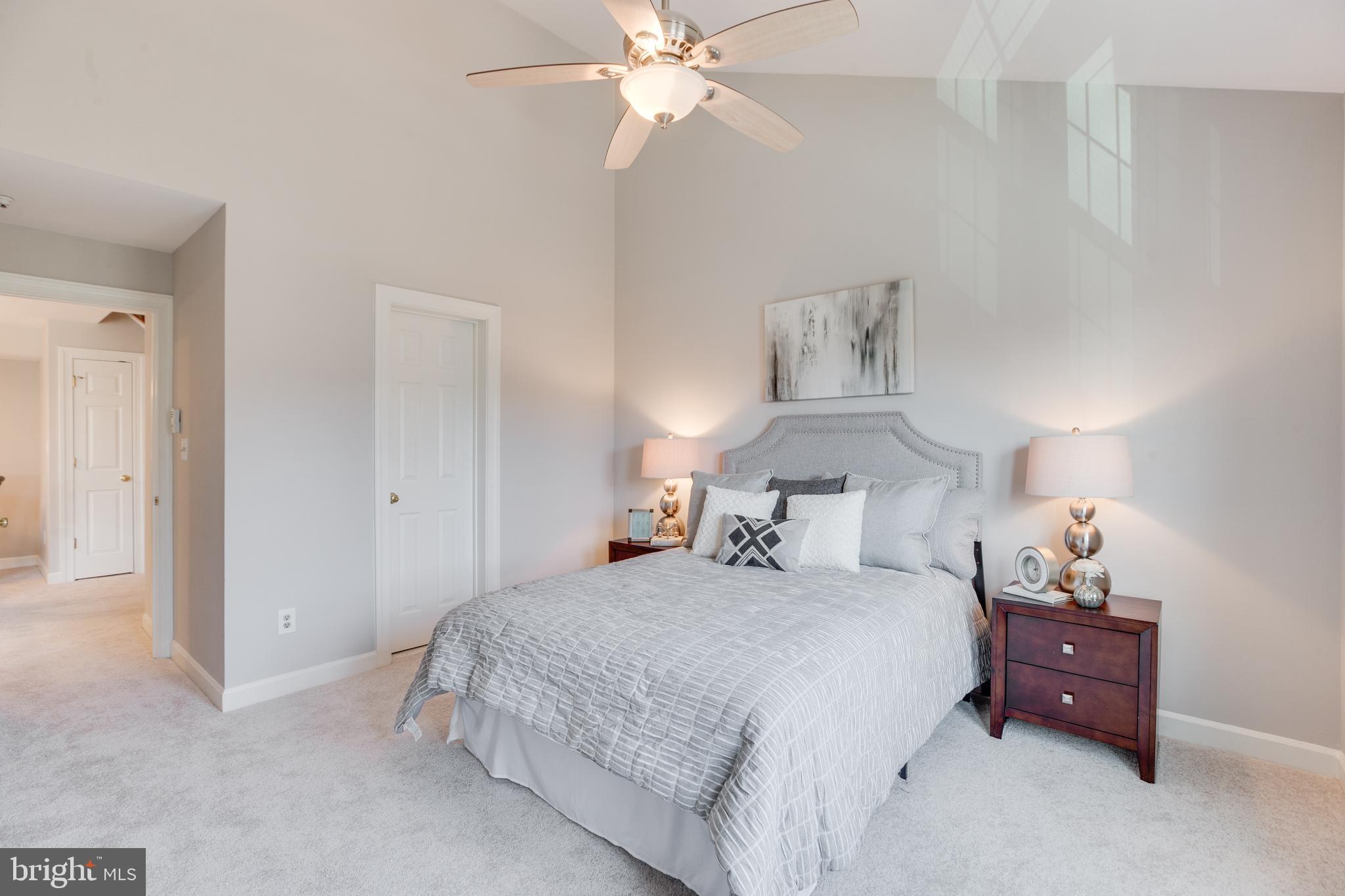 FAIRFIELD HOUSE - Residential