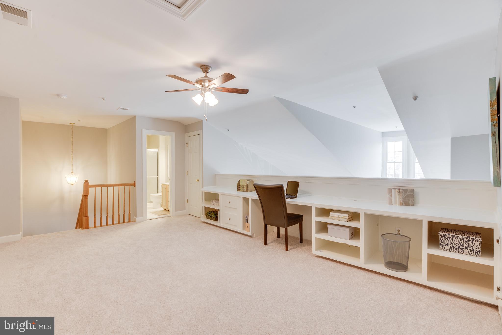 FAIRFIELD HOUSE - Residential