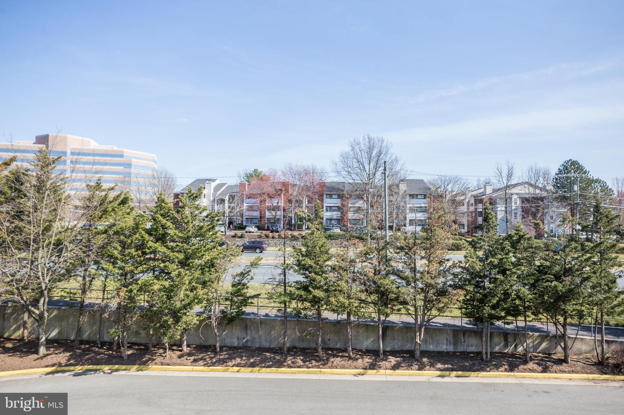 FAIRFIELD HOUSE - Residential