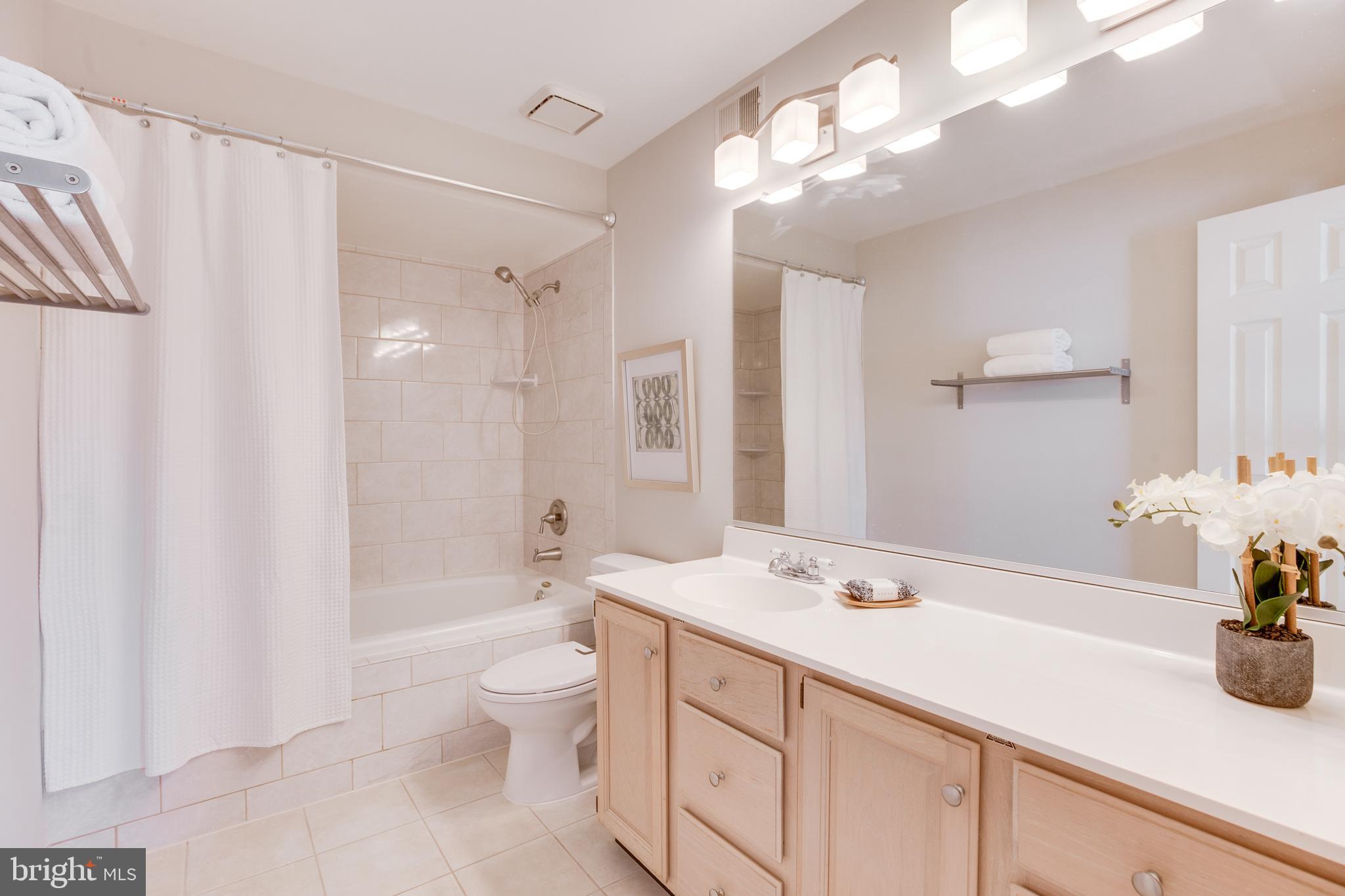 FAIRFIELD HOUSE - Residential