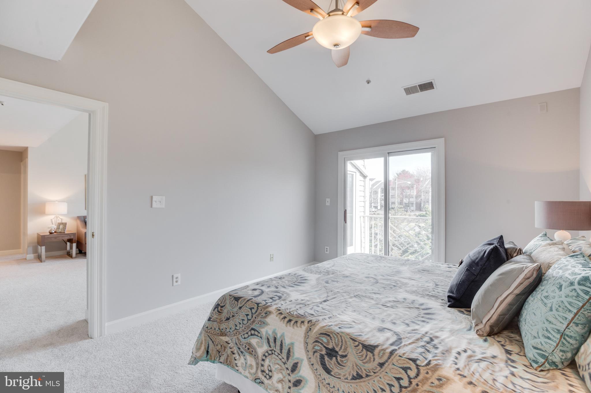 FAIRFIELD HOUSE - Residential