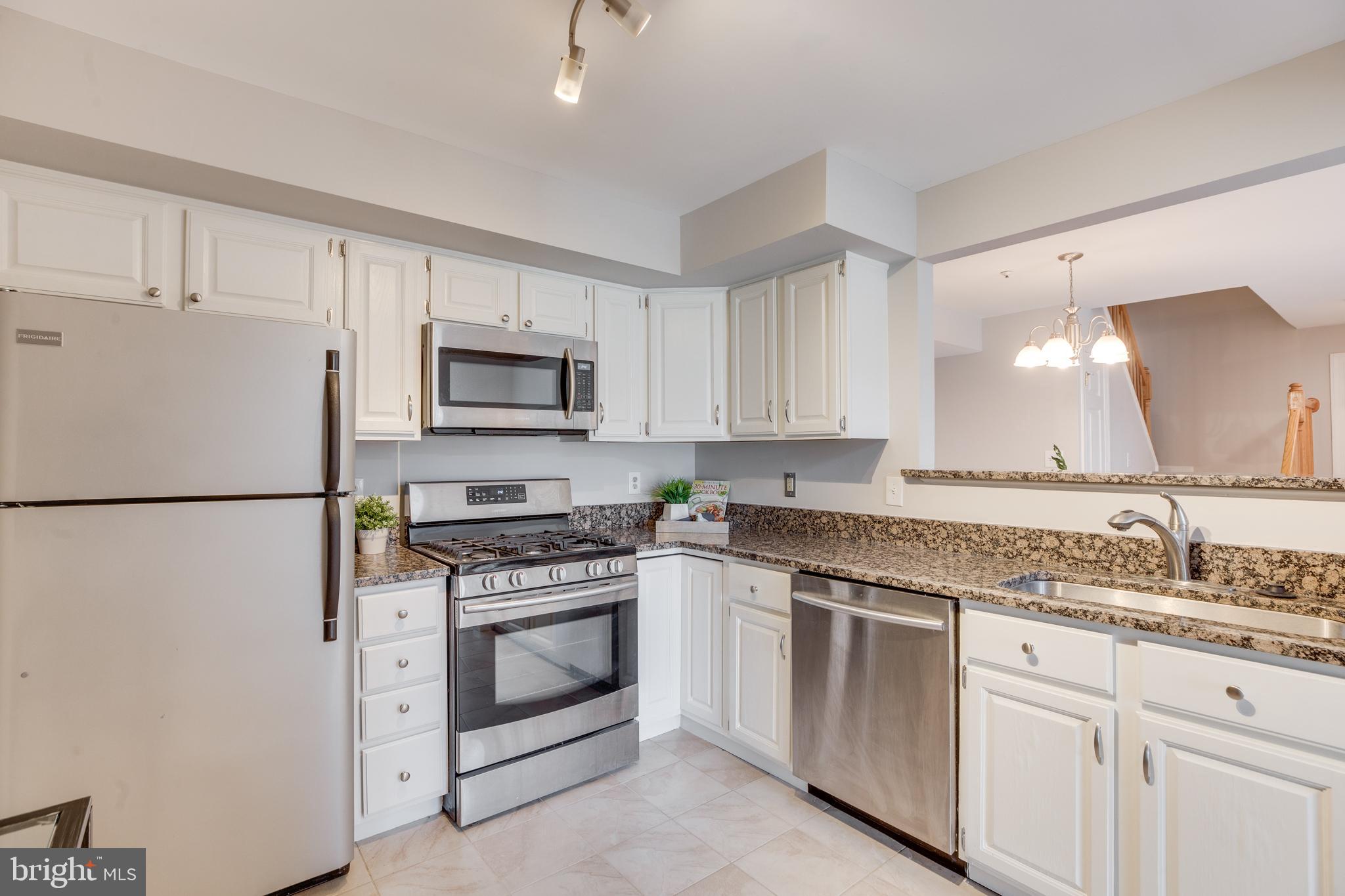 FAIRFIELD HOUSE - Residential