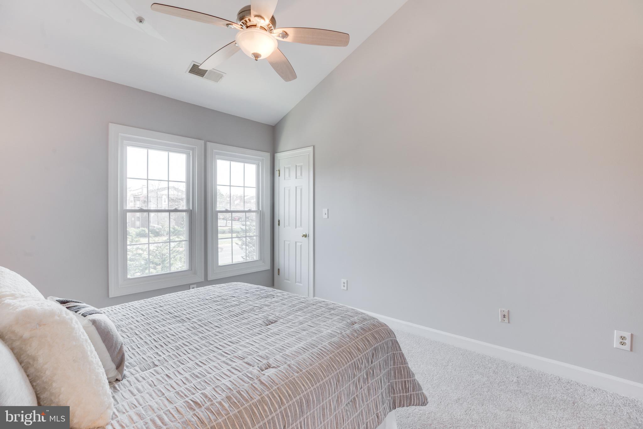 FAIRFIELD HOUSE - Residential