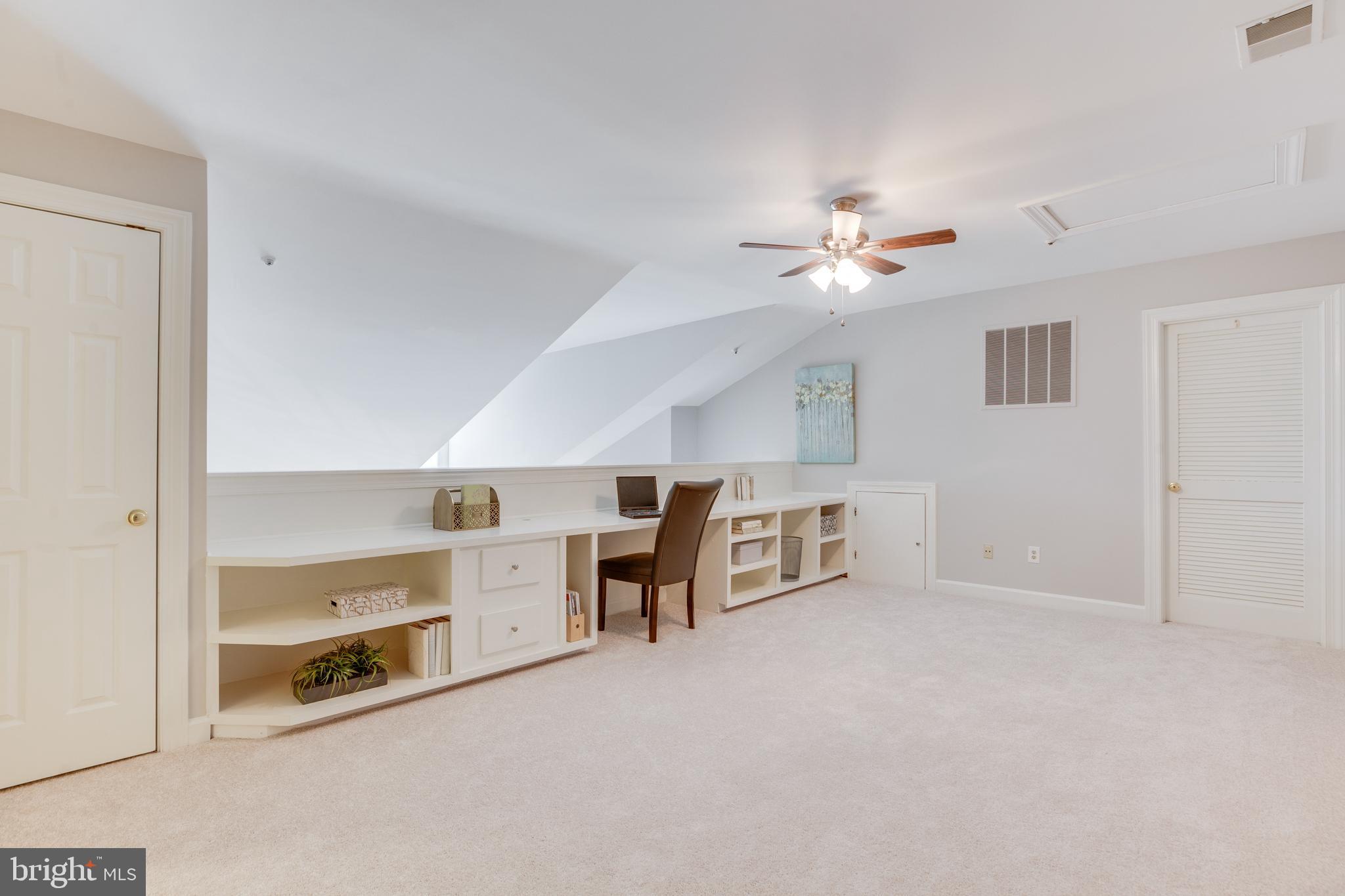 FAIRFIELD HOUSE - Residential