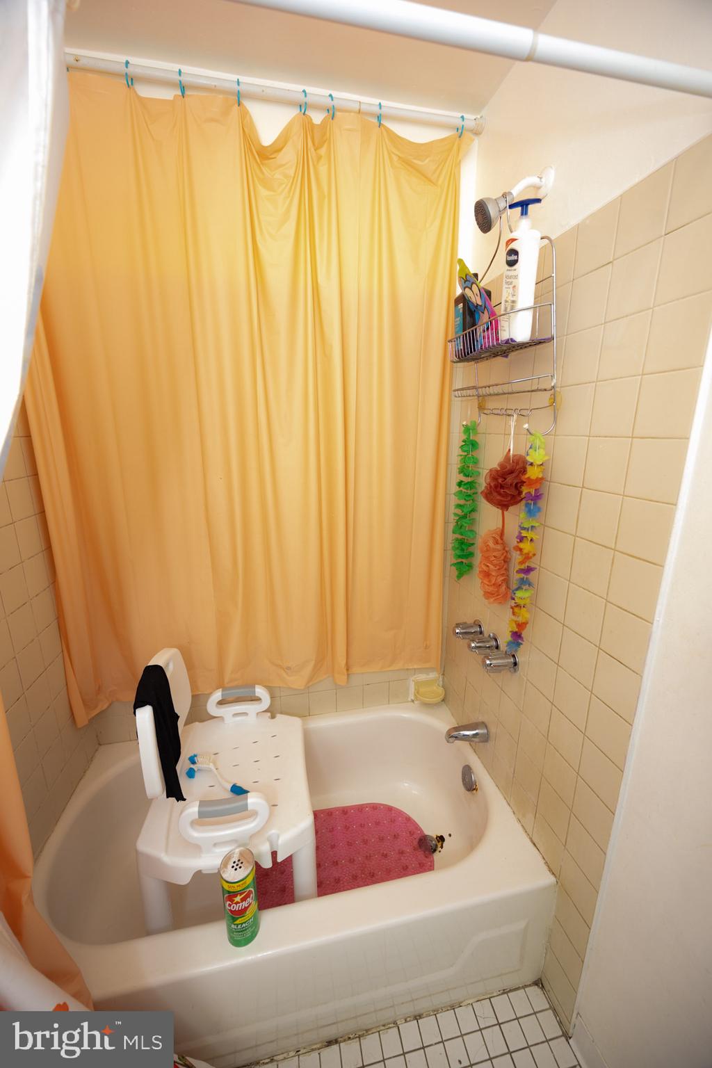 PHILADELPHIA (WEST) - Residential