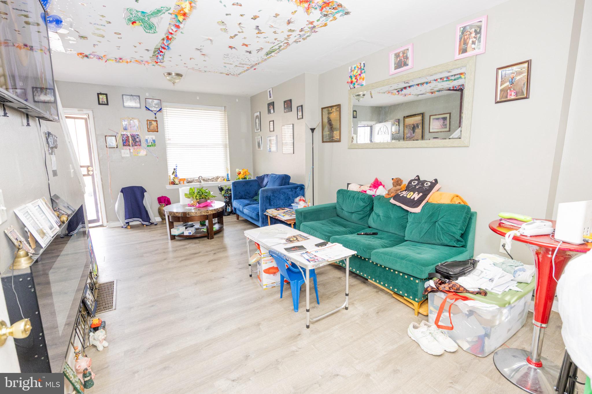 PHILADELPHIA (WEST) - Residential