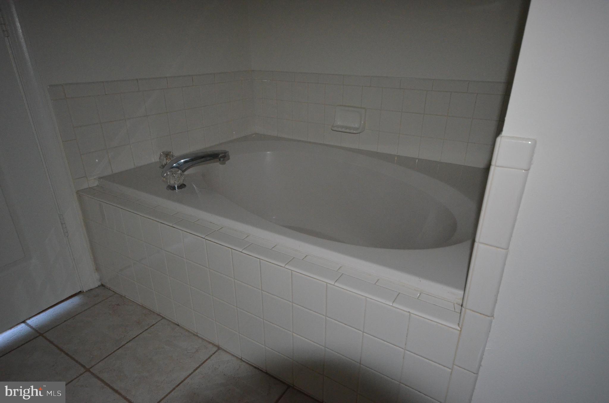 ASHBURN VILLAGE - Residential Lease