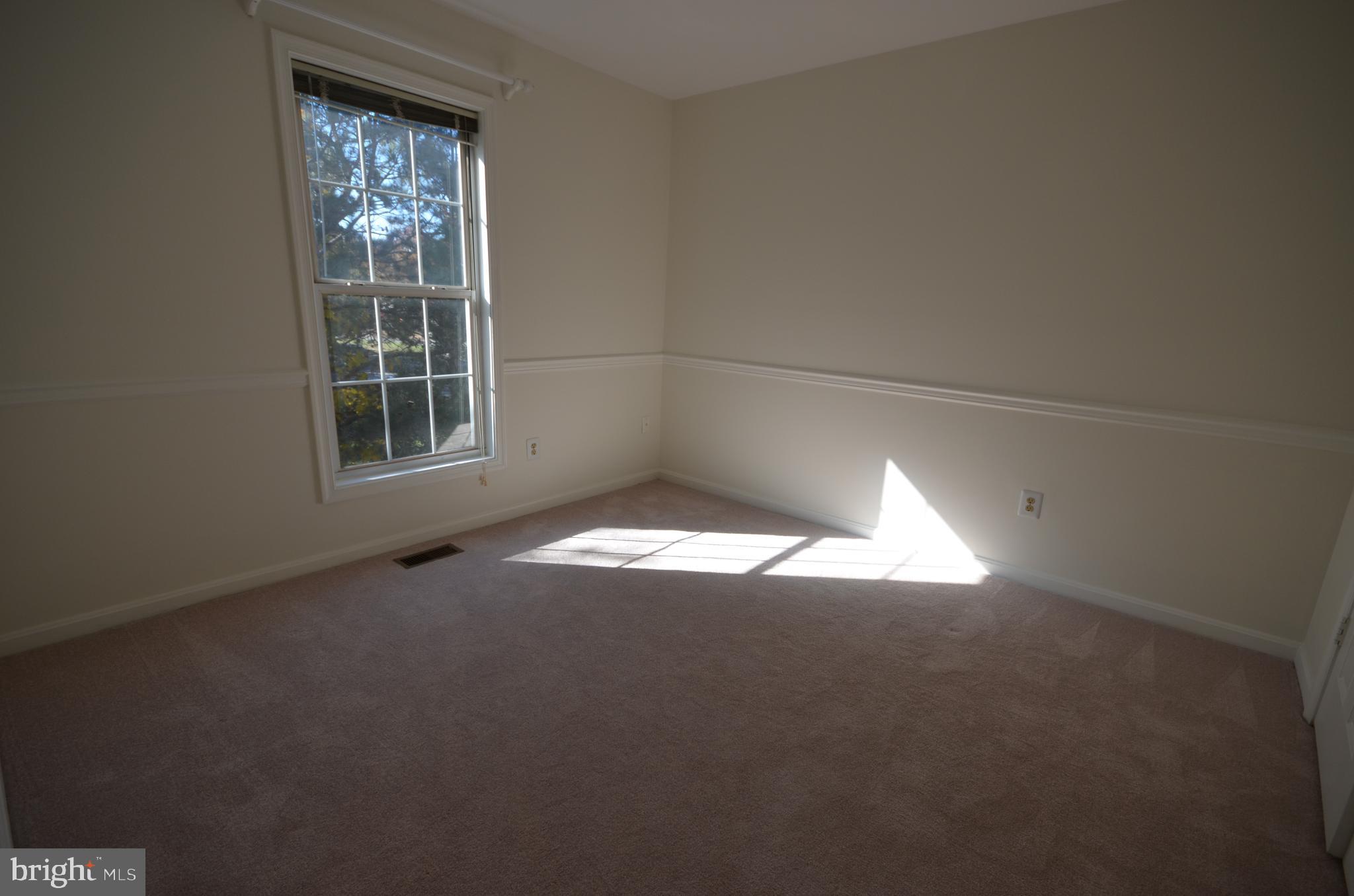 ASHBURN VILLAGE - Residential Lease