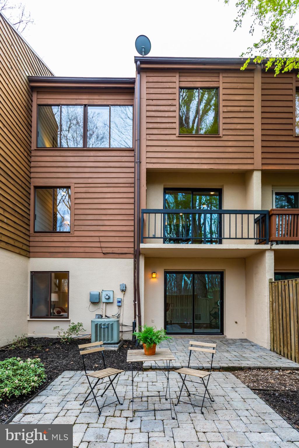 RESTON - Residential